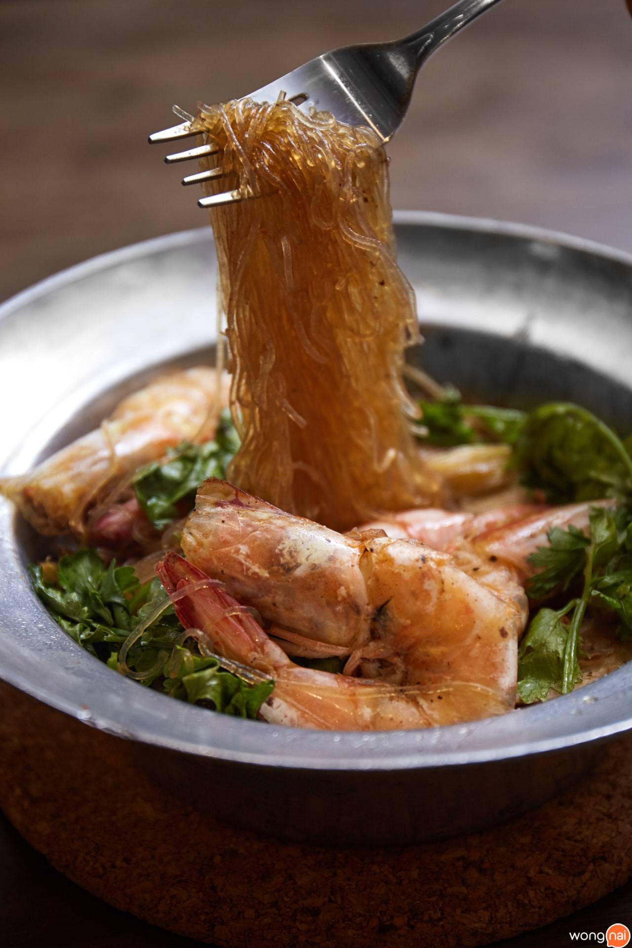 เมนู “กุ้งแชบ๊วยอบวุ้นเส้น” ของร้าน “Fù SEAFOOD”