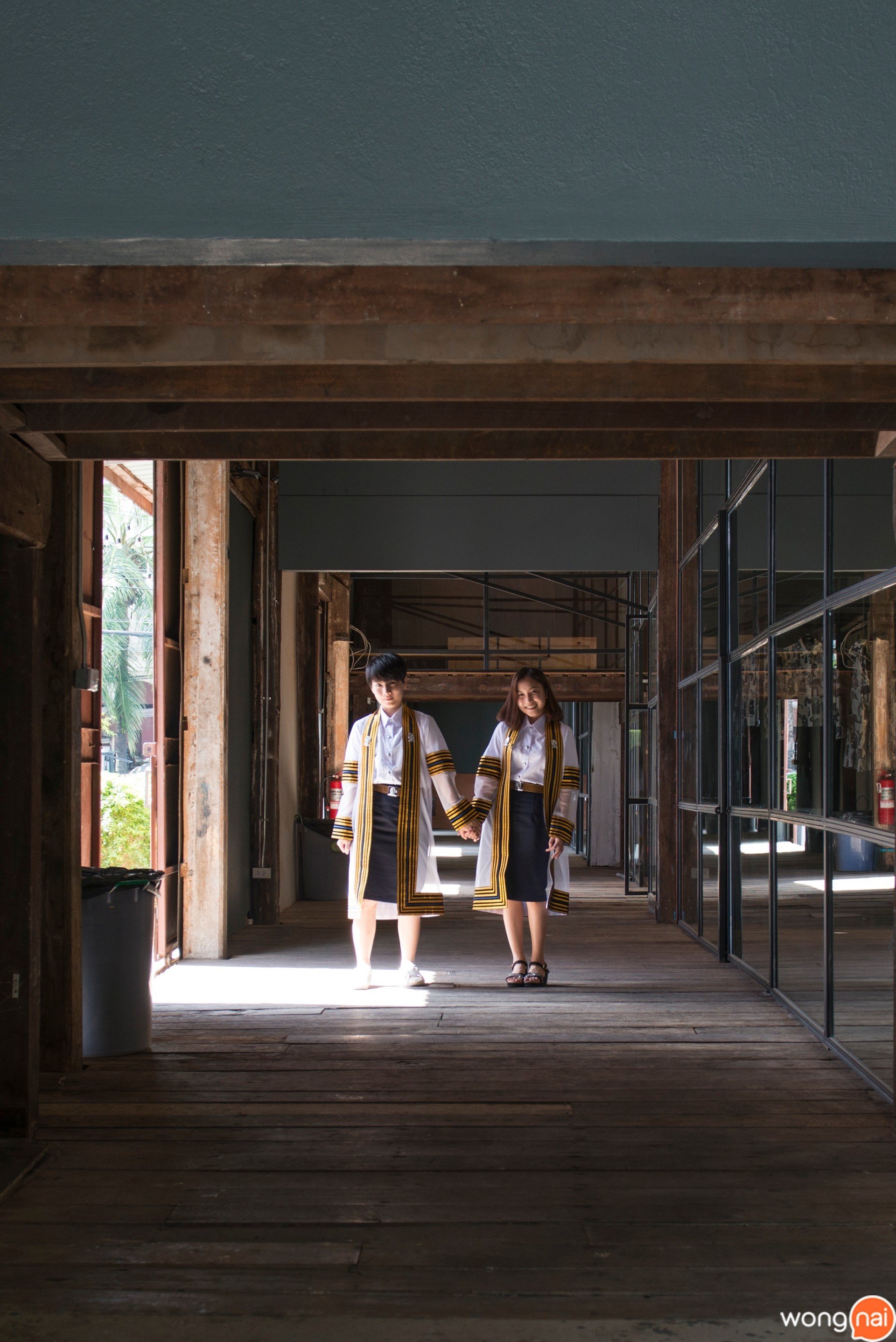 ถ่ายรูปรับปริญญานอกรอบ ที่ Warehouse 30