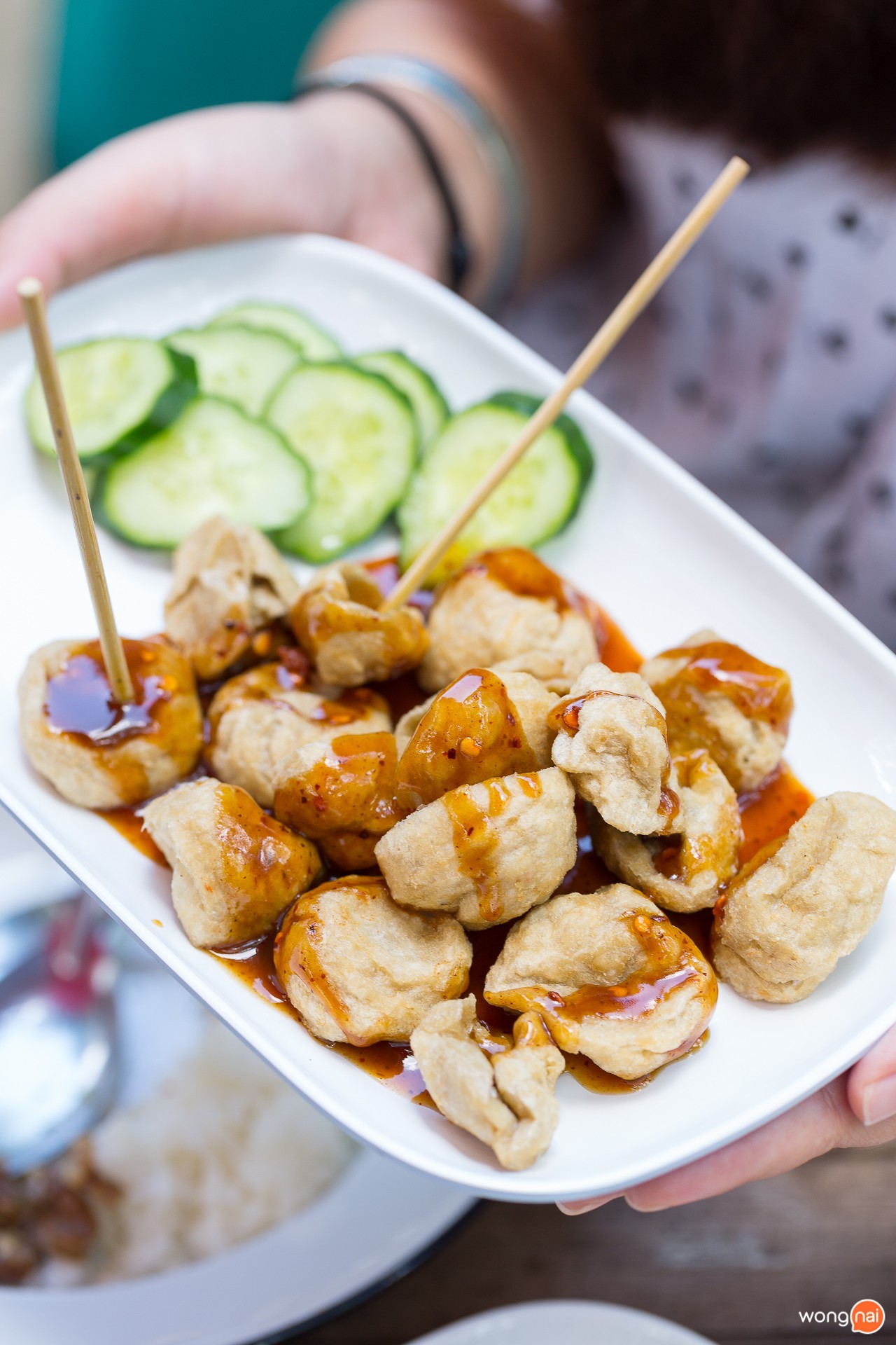 เมนู ลูกชิ้นทอดกรอบ ร้าน Food Stuck by ลคร