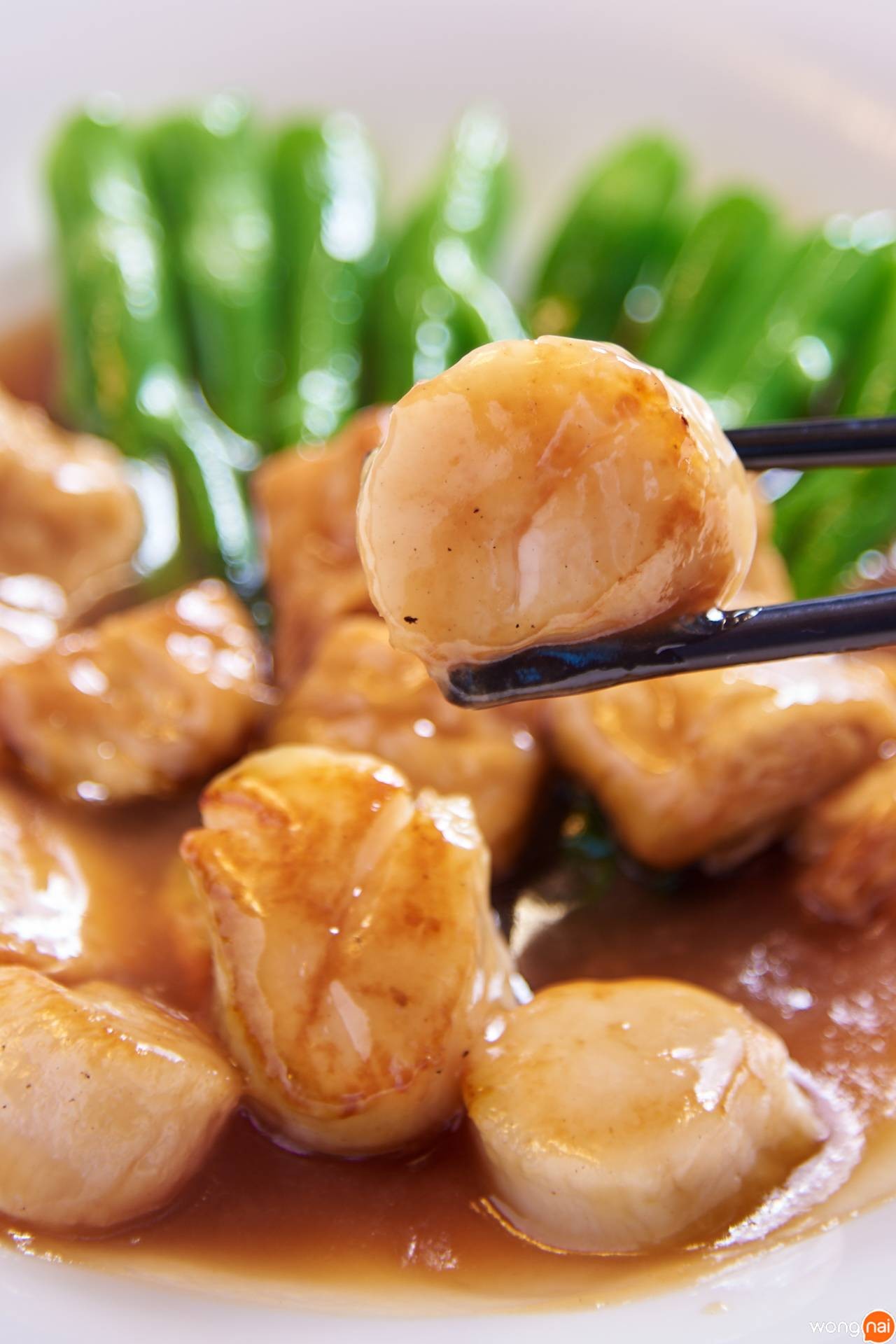 หอยเชลล์เจี๋ยนฟองเต้าหู้ม้วนซอสเป๋าฮื้อ ของร้าน Fei Ya