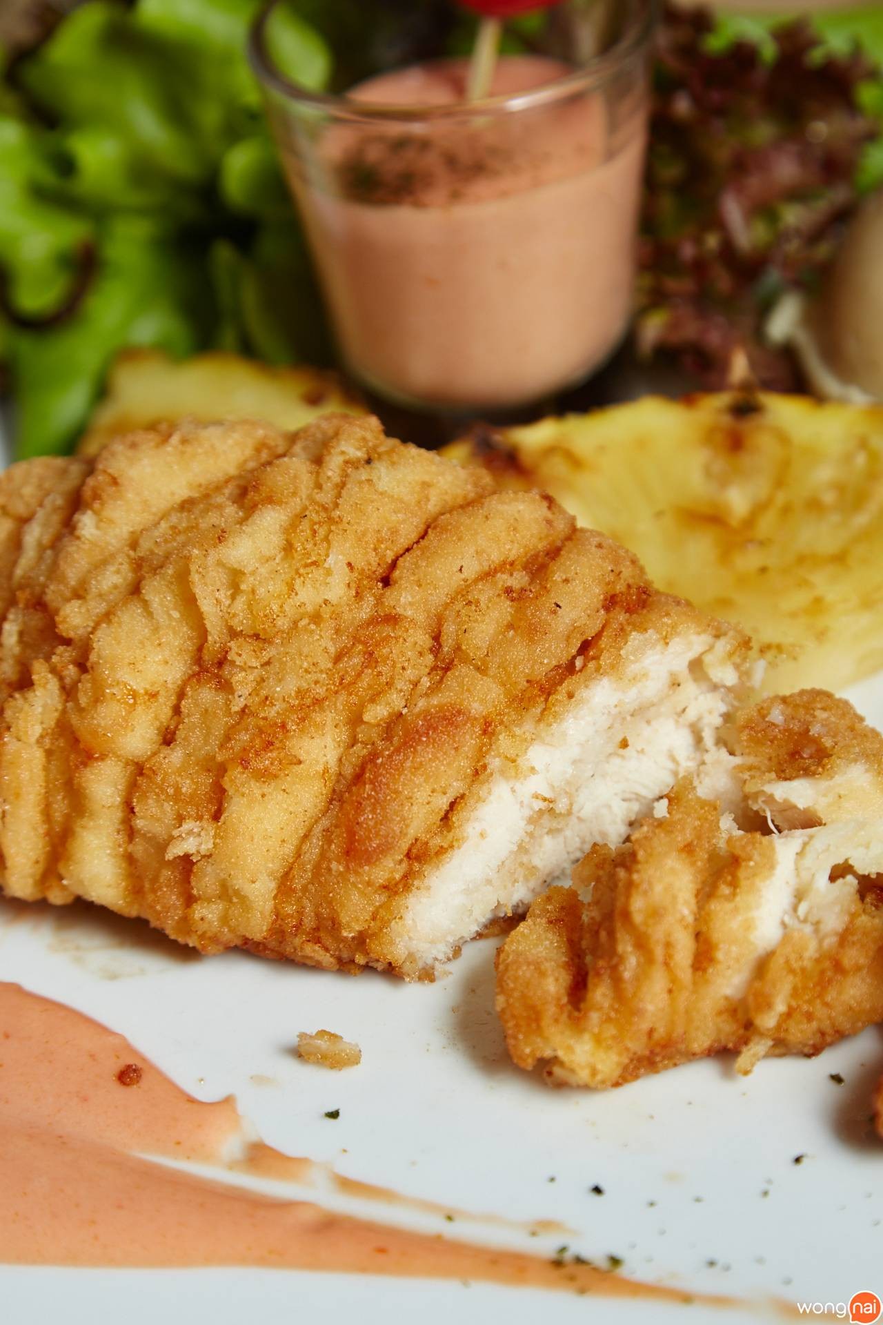 สเต๊กไก่ทอด ซอสฮาวาย ของร้าน TheTerrace