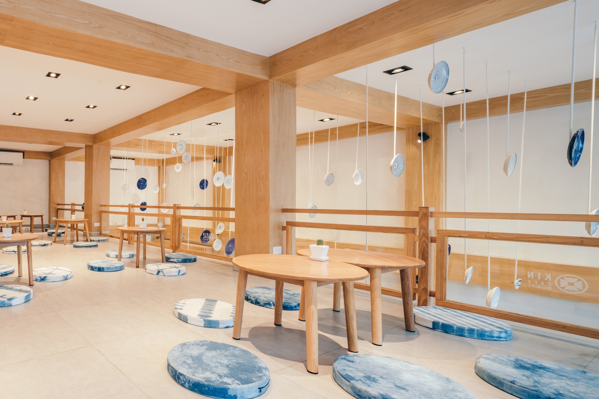บรรยากาศในร้าน Kin Cafe ลำปาง