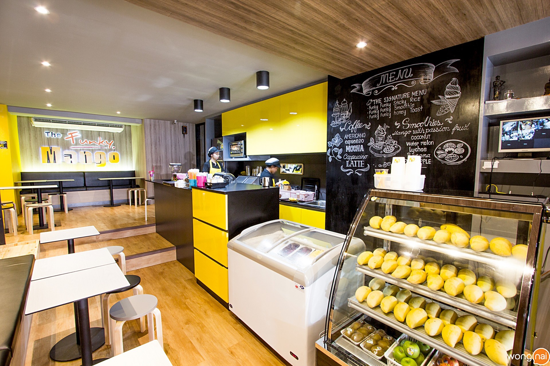 บรรยากาศภายในร้าน The Funky Mango หาดใหญ่