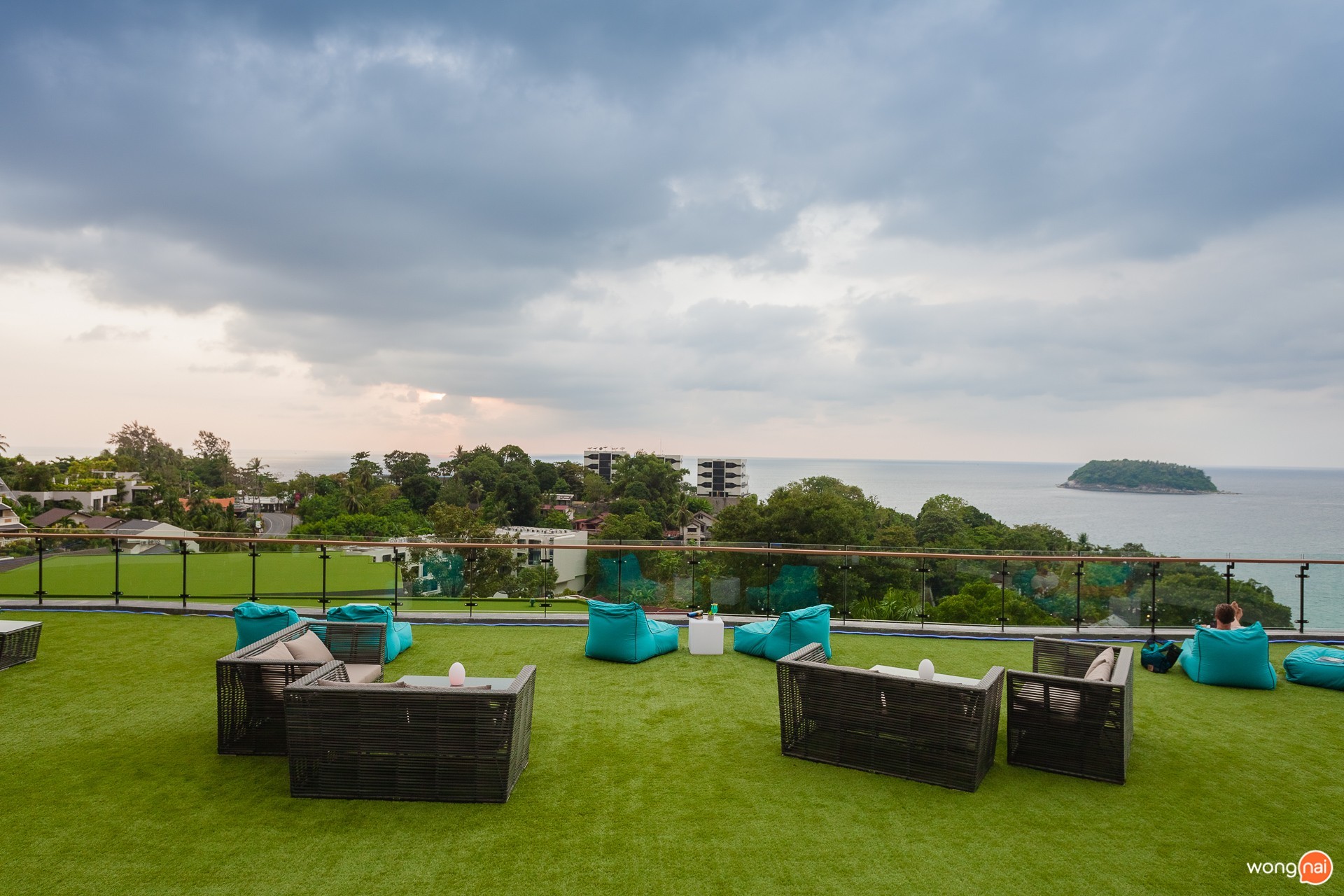 บรรยากาศของร้าน “Twilight Sky” @The SiS KATA