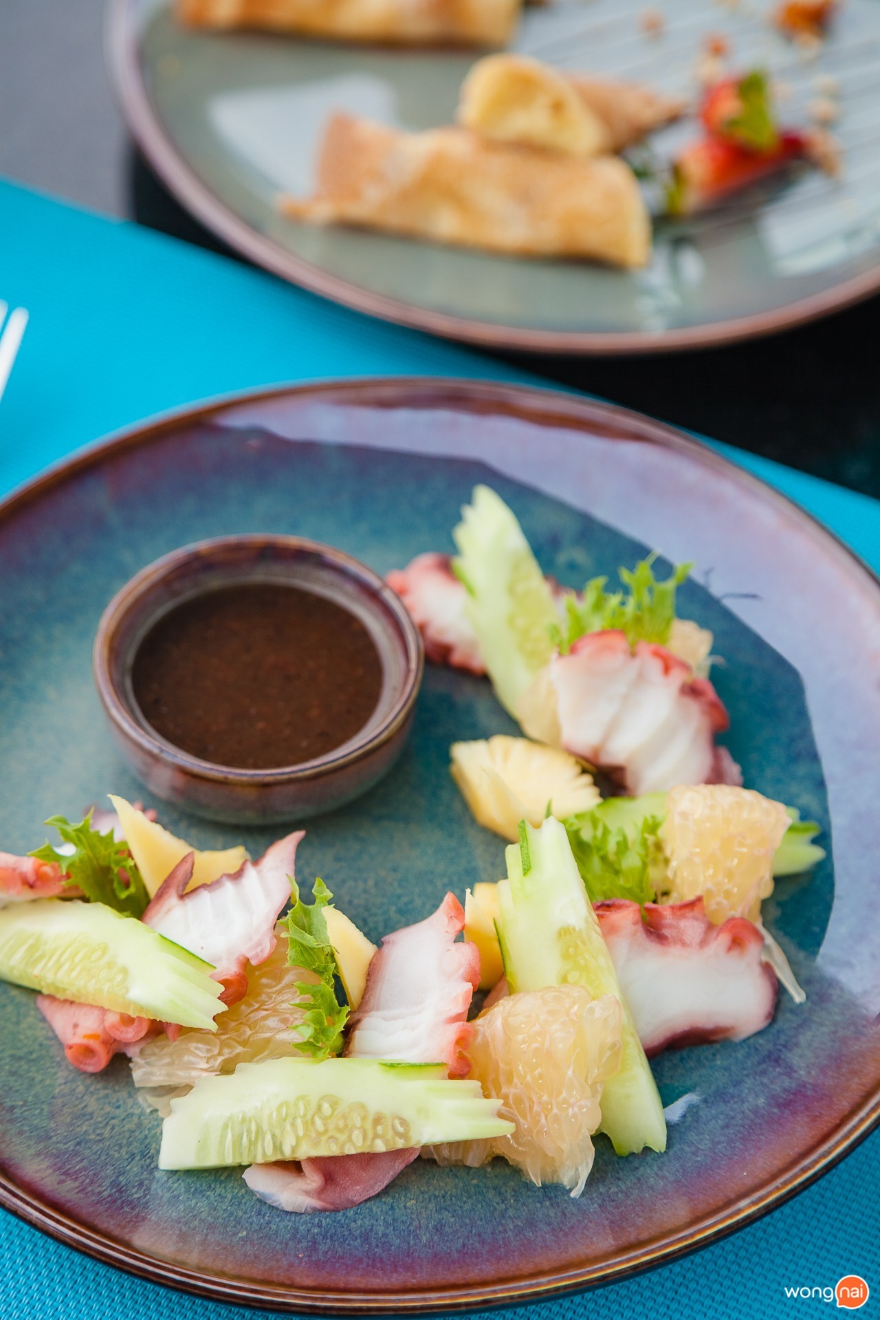 เมนู “ยำปลาหมึกสไตล์ภูเภ็ต” ของร้าน “Twilight Sky” @The SiS KATA