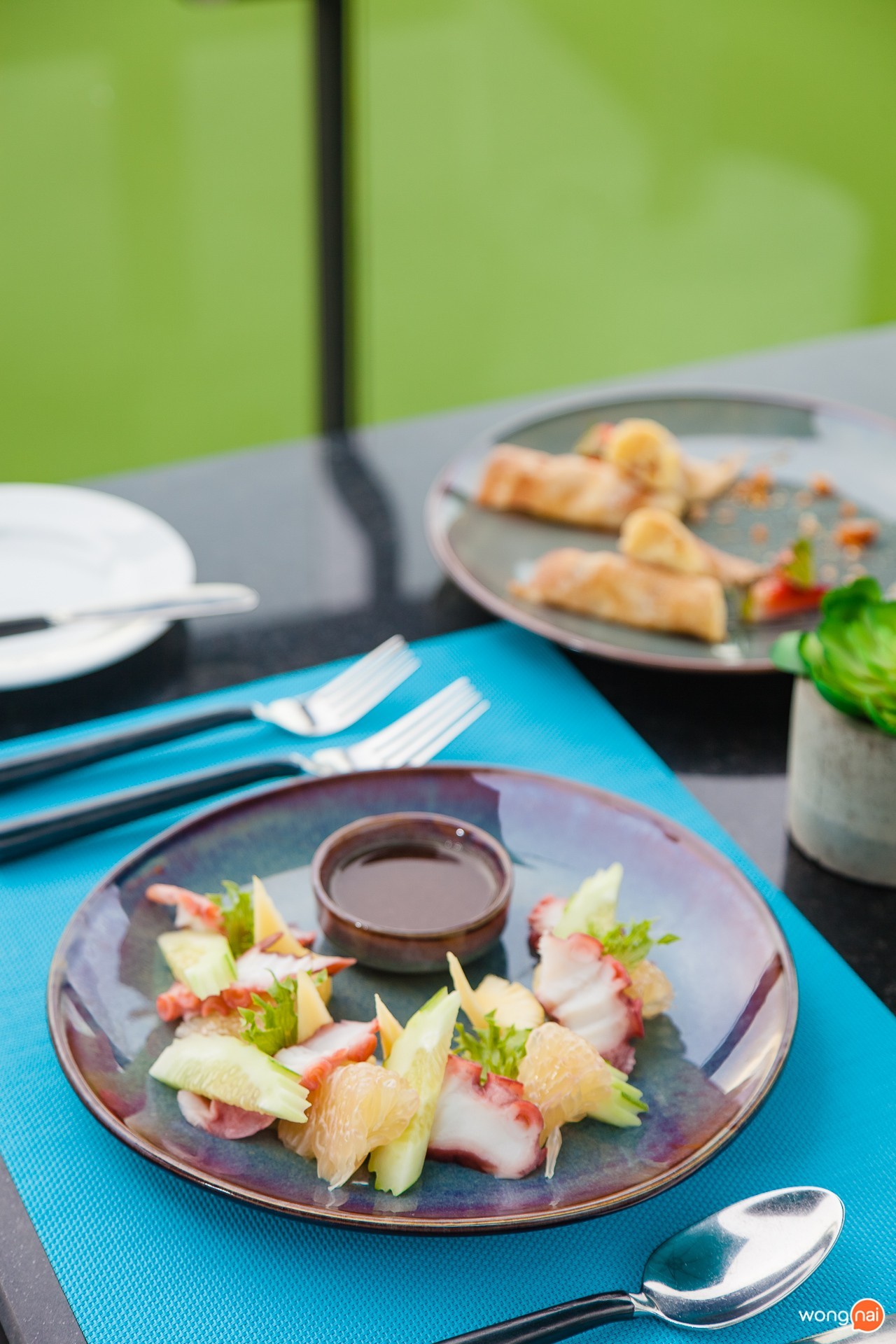 เมนู “ยำปลาหมึกสไตล์ภูเภ็ต” ของร้าน “Twilight Sky” @The SiS KATA