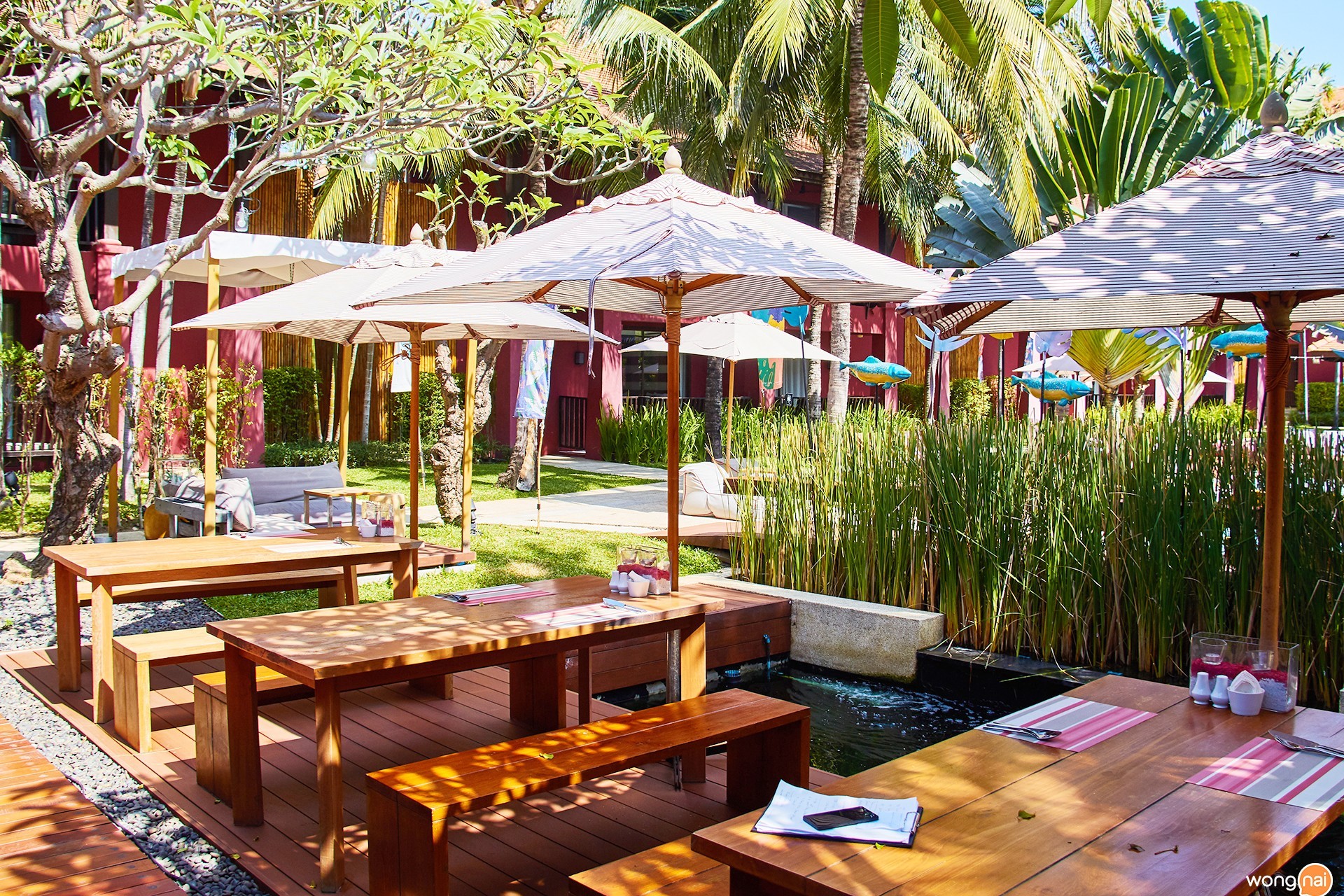 Red Coral Restaurant3