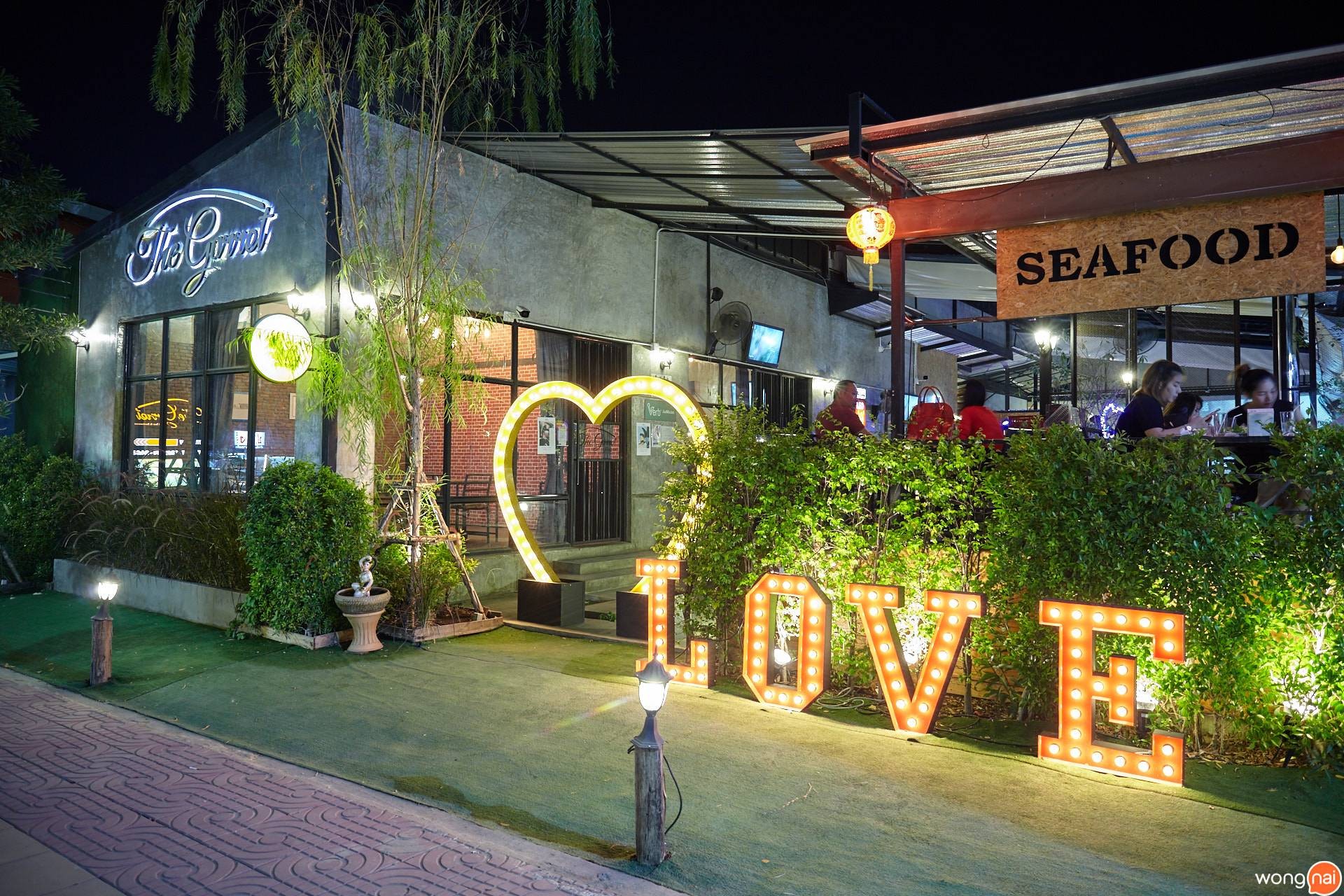 หน้าร้าน The Garret Grill Bar & Restaurant