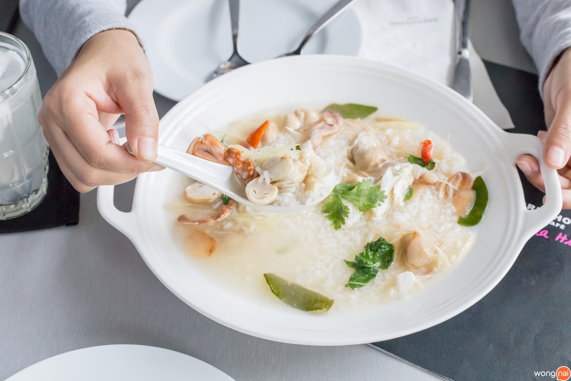 ร้าน Greyhound Cafe ที่ Blúport Hua Hin