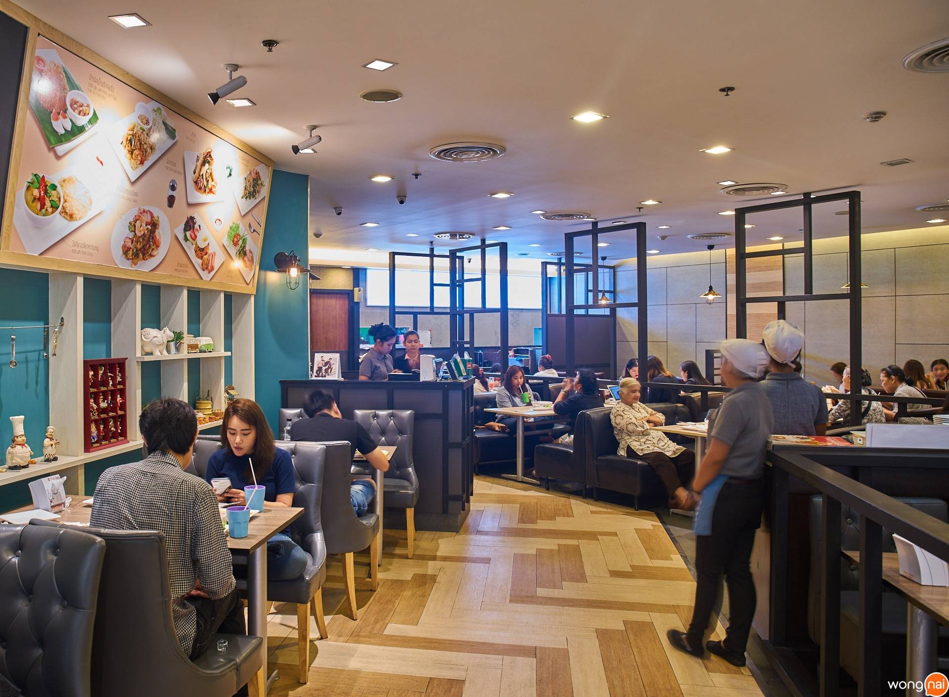 บรรยากาศร้าน “ยำแซ่บ”