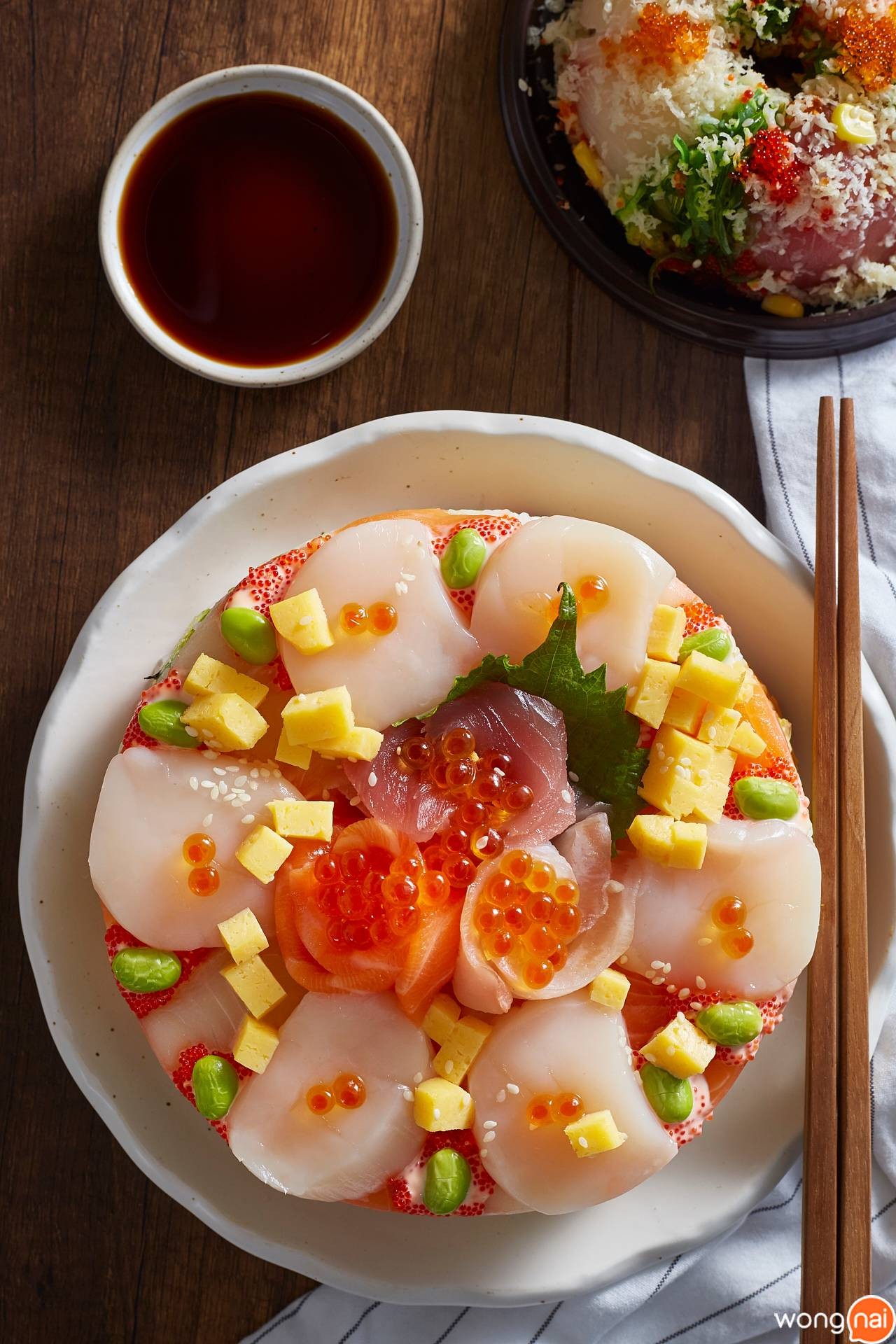 เมนู “เค้กปลาดิบทรีโอ้ extra โฮตาเตะ” ของร้าน SALMONKUN