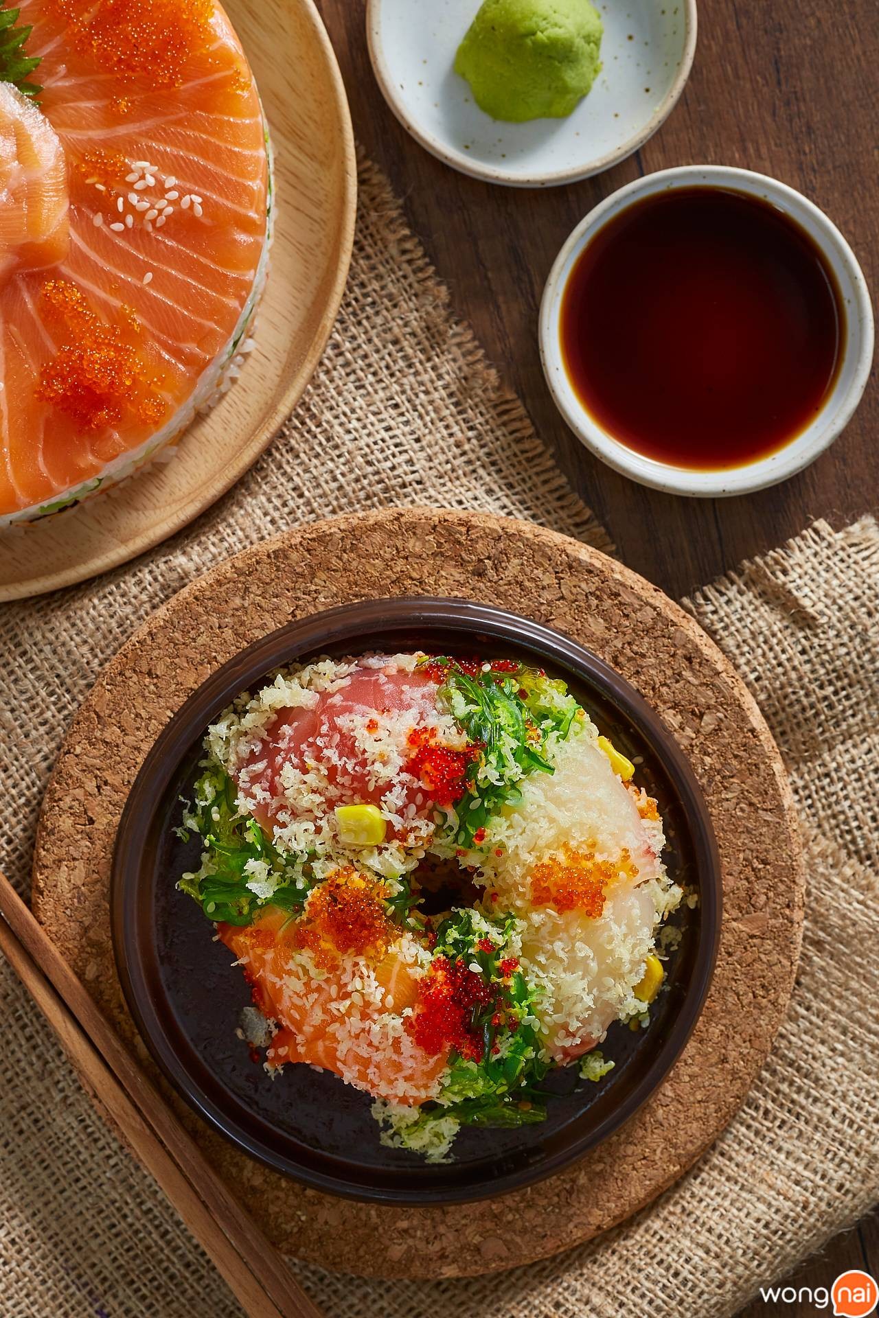 เมนู “โดนัทปลาดิบทรีโอ” ของร้าน SALMONKUN