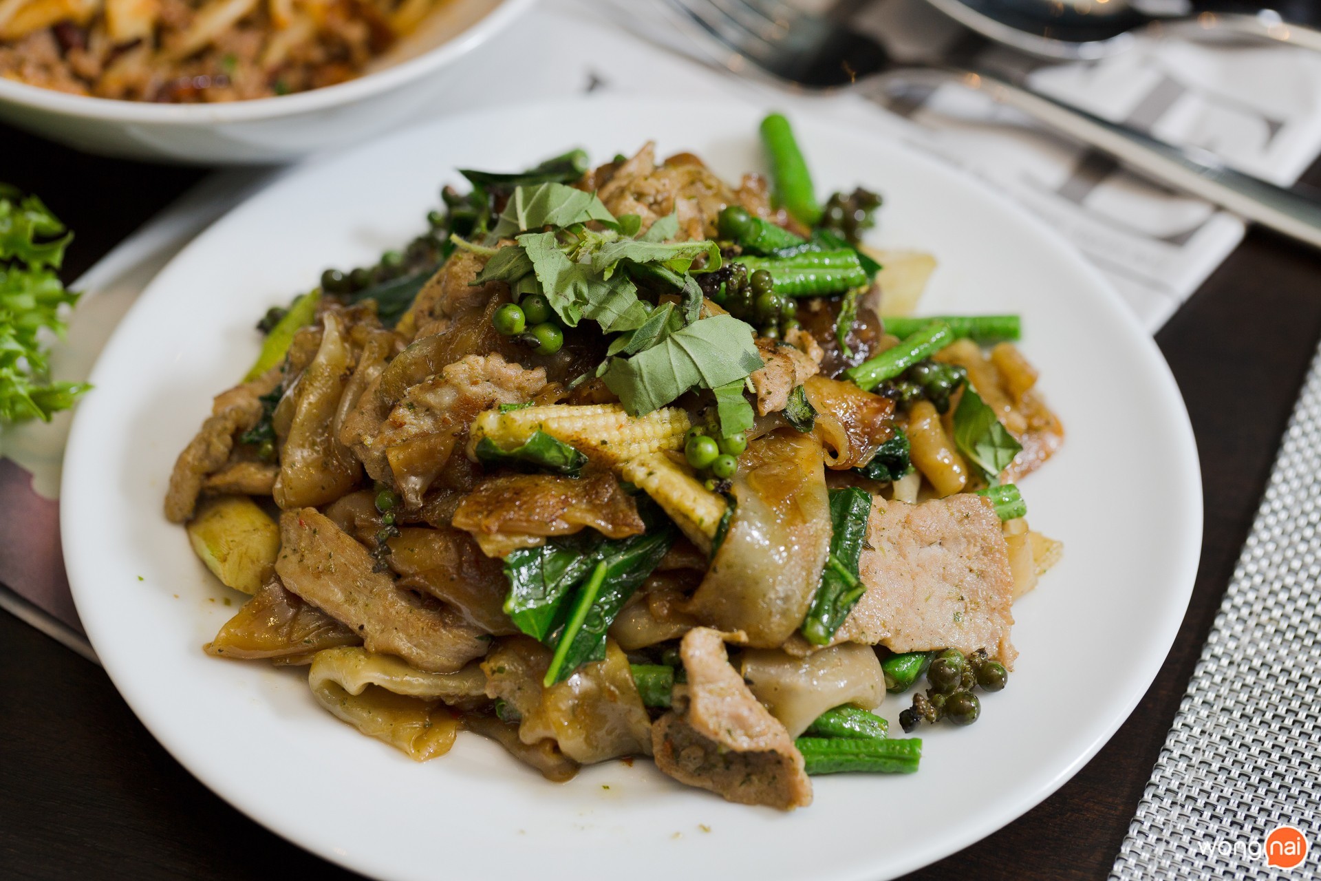 บุฟเฟ่ต์อาหารไทย ห้องอาหาร Eat at Rincome โรงแรม U Nimman