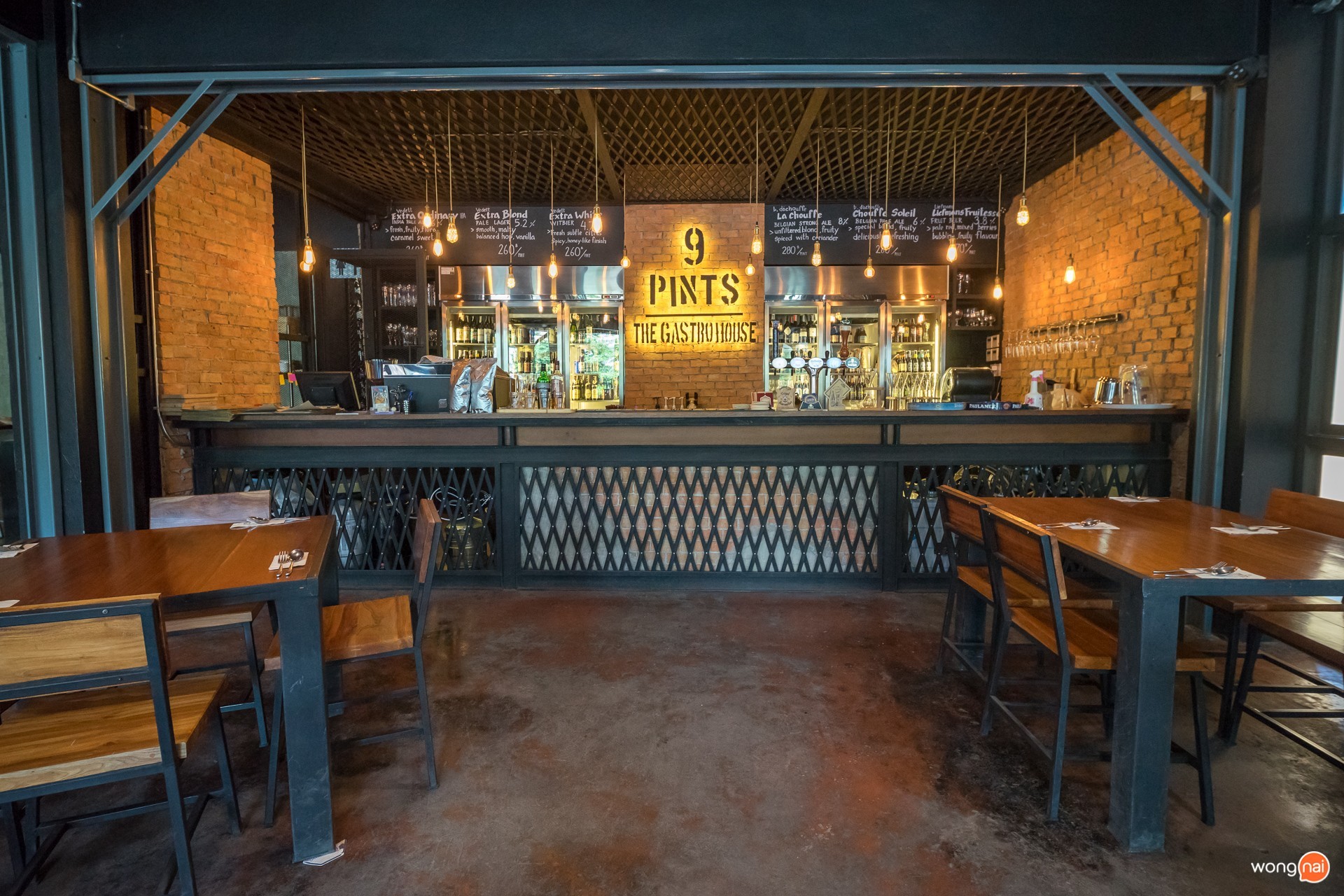 บรรยากาศร้าน 9 Pints The Gastro House นครสวรรค์