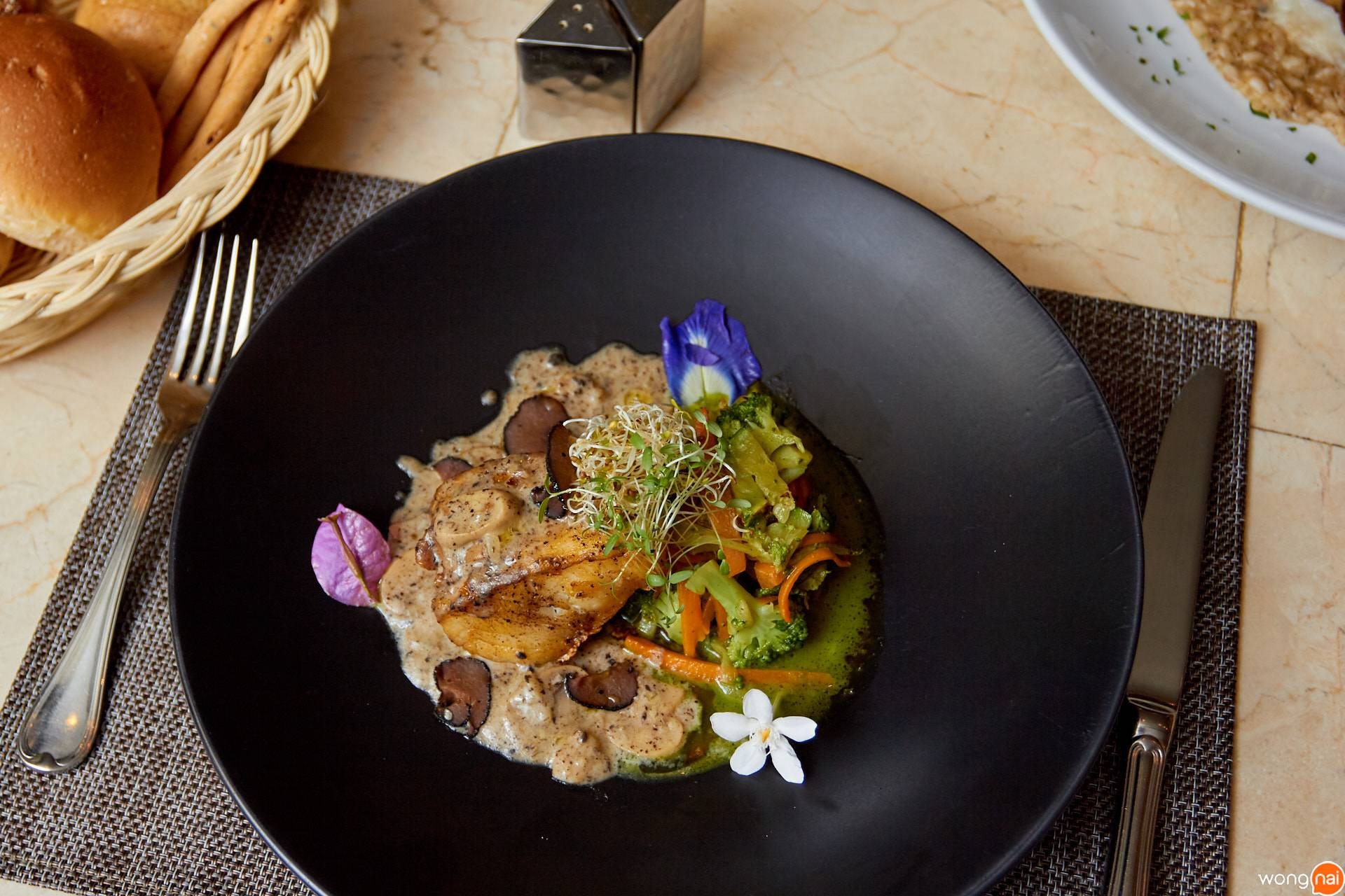 Snow Fish with Truffle Cream and Pesto Sauteed Vegetables ของร้าน No.43 Italian Bistro