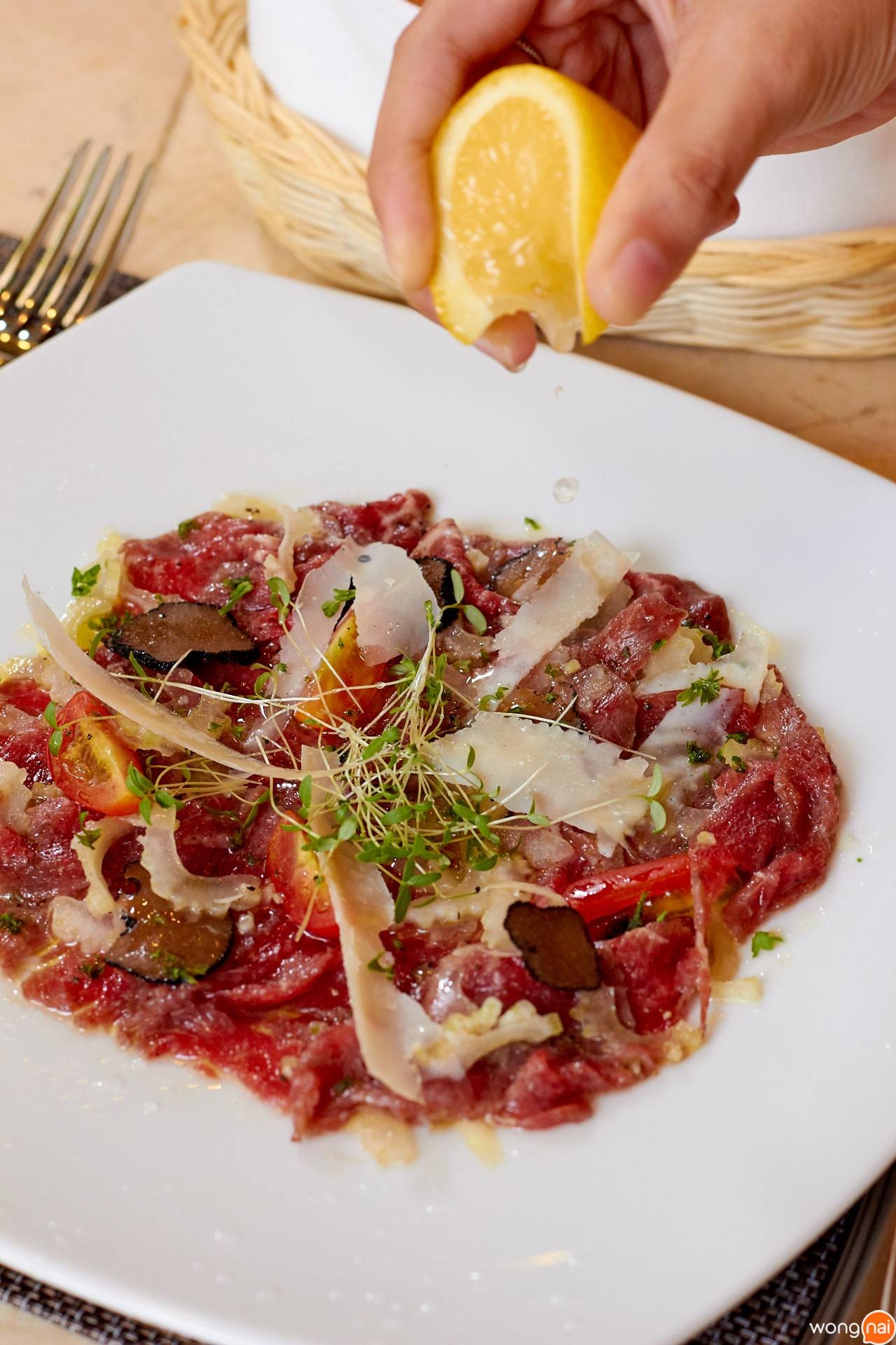 Beef “Carpaccio” with Truffle, Celery and Parmesan Flakes ของร้าน No.43 Italian Bistro