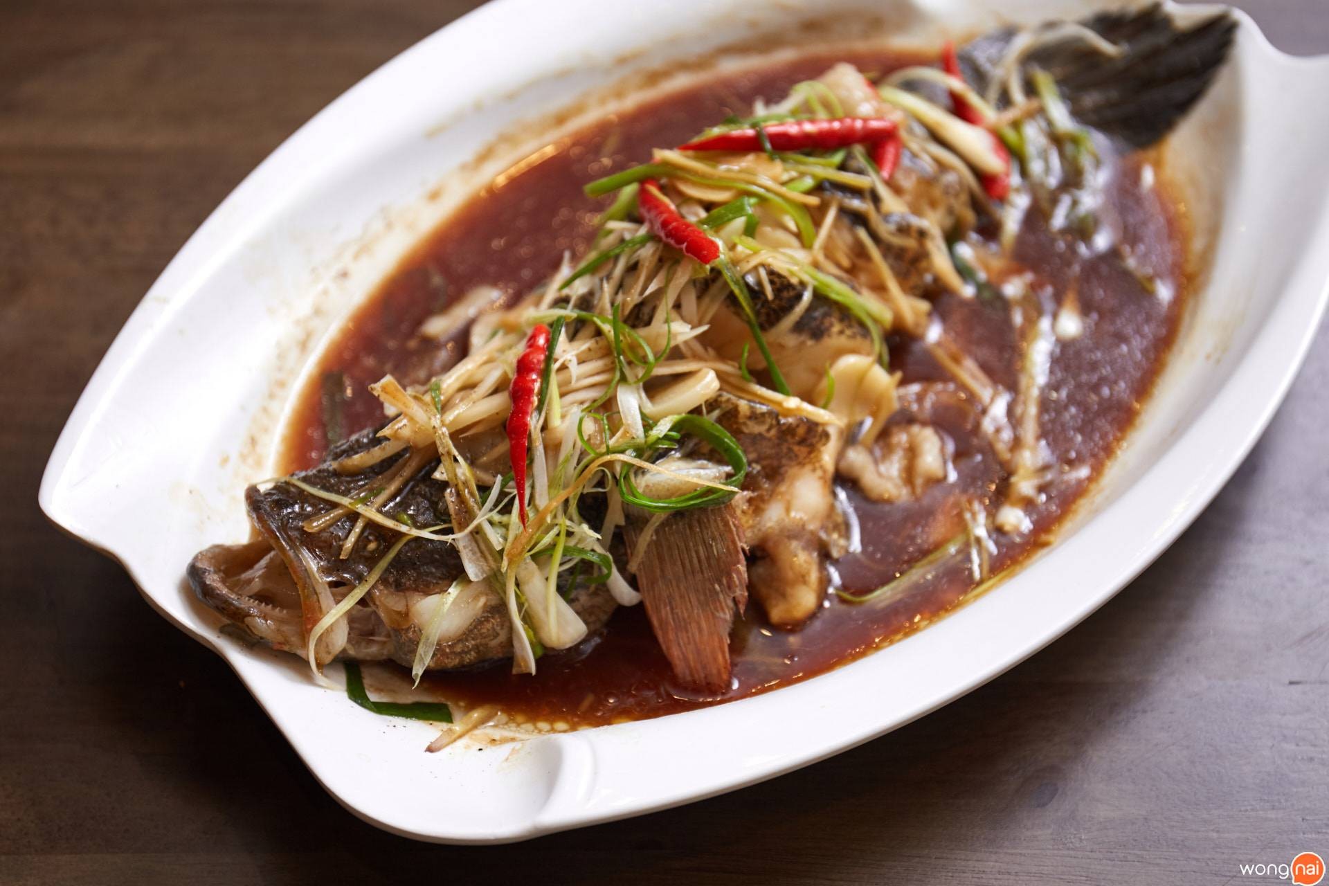 เมนู “ปลาบู่นึ่งซีอิ๊ว” ของร้าน “Fù SEAFOOD”