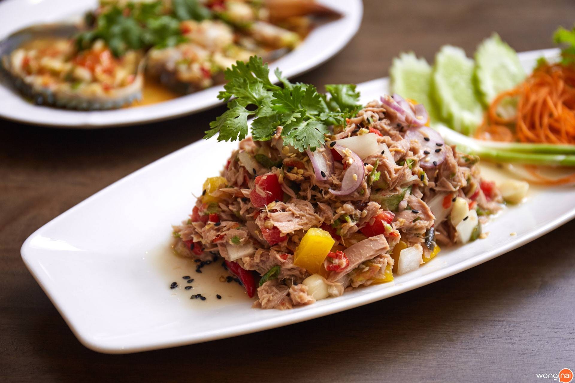 เมนู “ยำทูน่าในน้ำมันทานตะวัน” ของร้าน “Fù SEAFOOD”