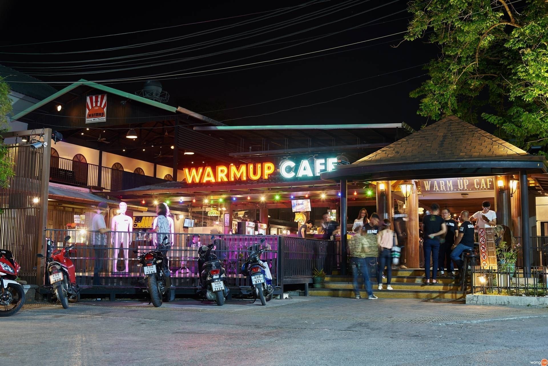 เที่ยวเชียงใหม่ หาคอนโด นิมมาน baania.com ร้าน วอร์มอัพ คาเฟ่