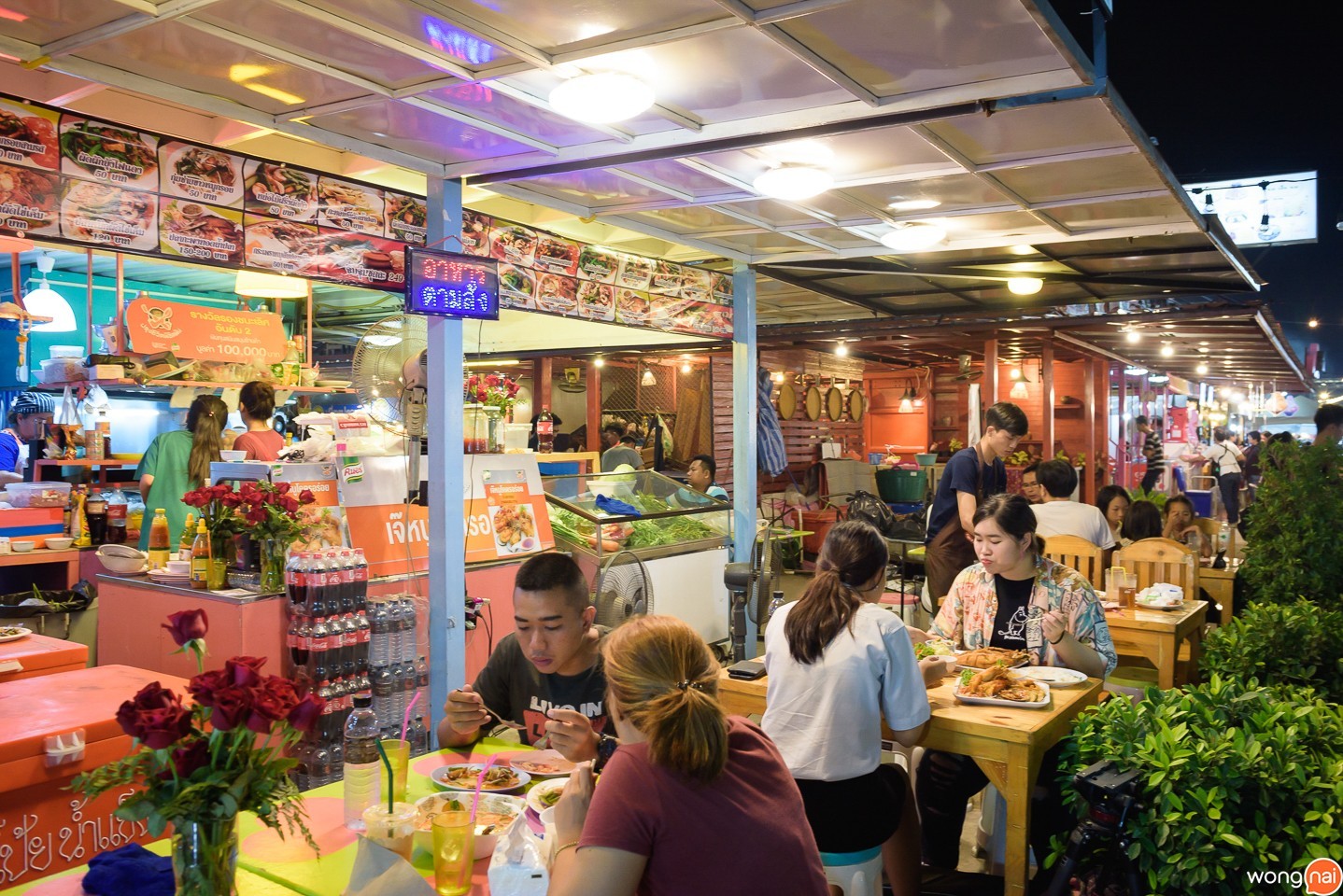 บรรยากาศร้าน เจ๊หนูโคตรอร่อย