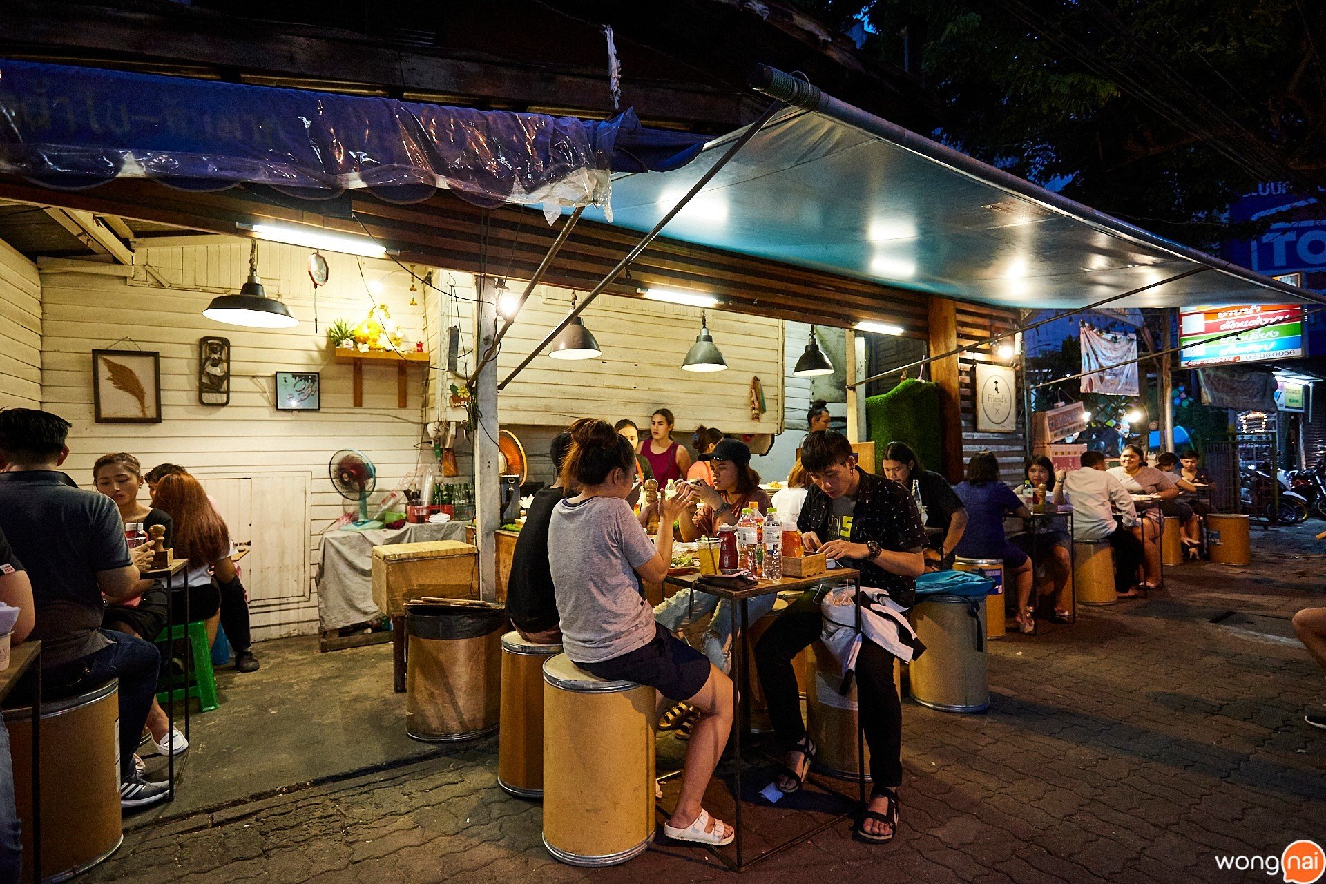 บรรยากาศร้าน Friend's Steak