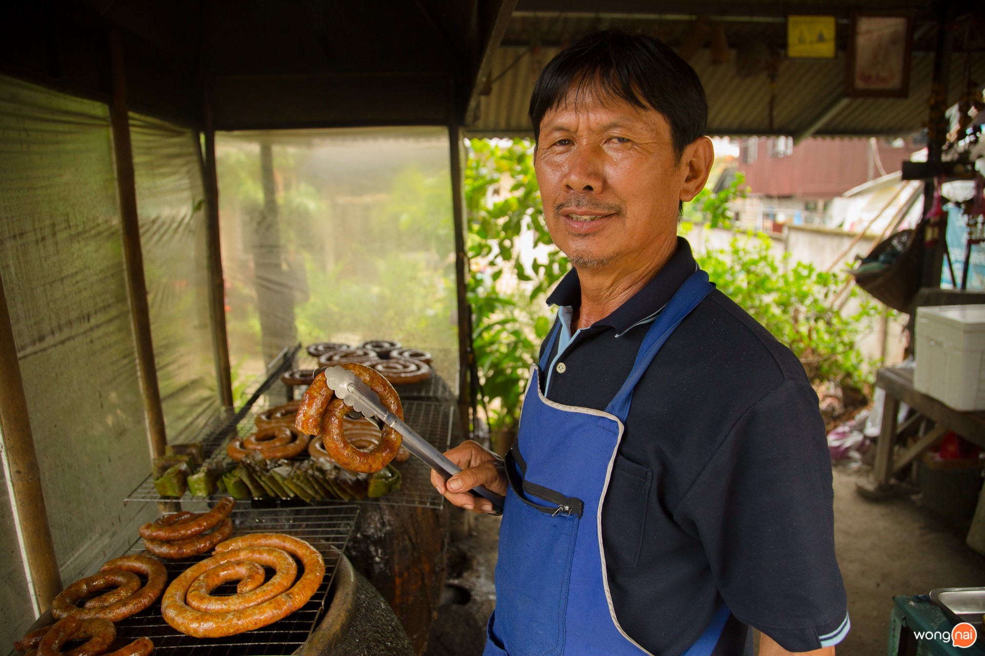 บรรยากาศ ร้าน ไส้อั่วย่างโอ่ง