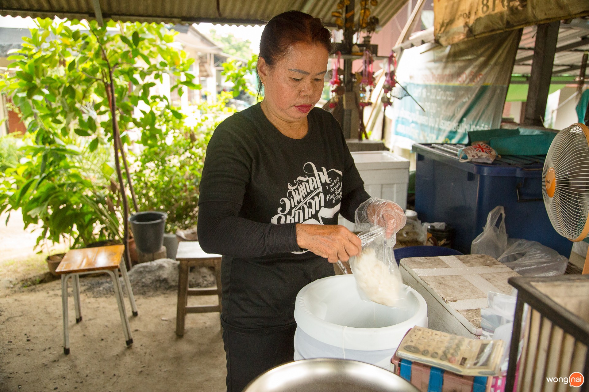 บรรยากาศ ร้าน ไส้อั่วย่างโอ่ง
