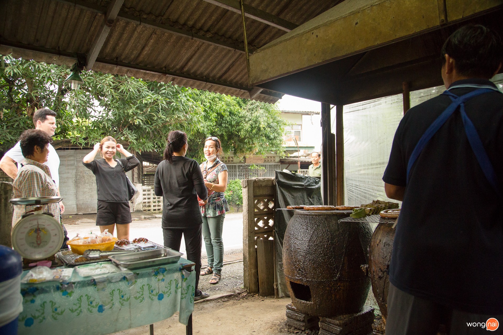 บรรยากาศ ร้าน ไส้อั่วย่างโอ่ง