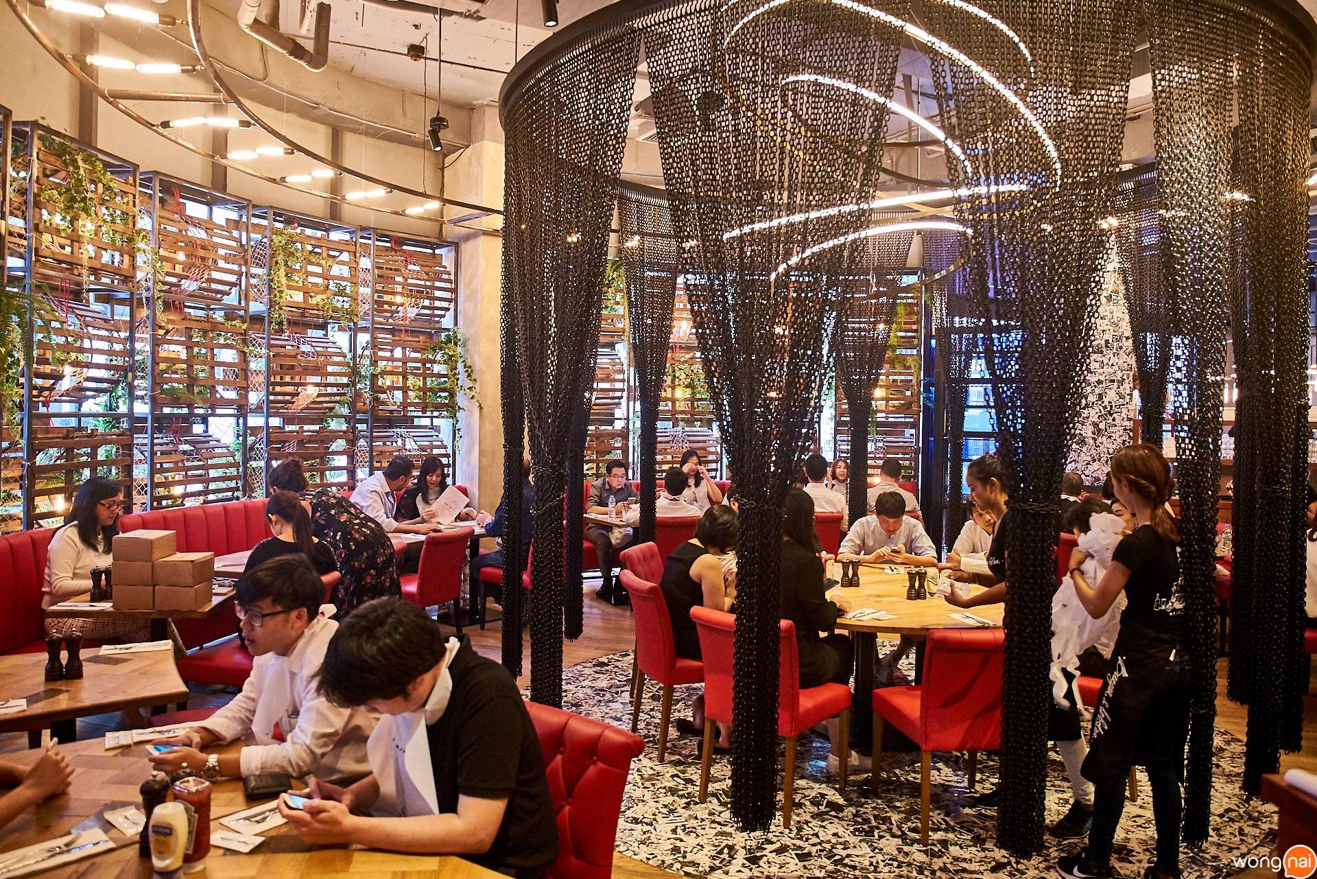 บรรยากาศร้าน Burger & Lobster