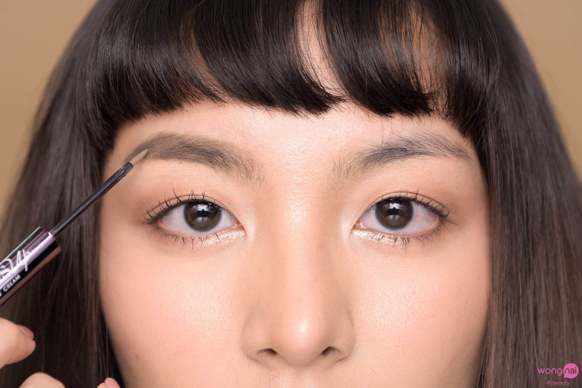 'เขียนคิ้ว' ให้แมตช์กับ 'สีผม' จบได้ในตลับเดียว