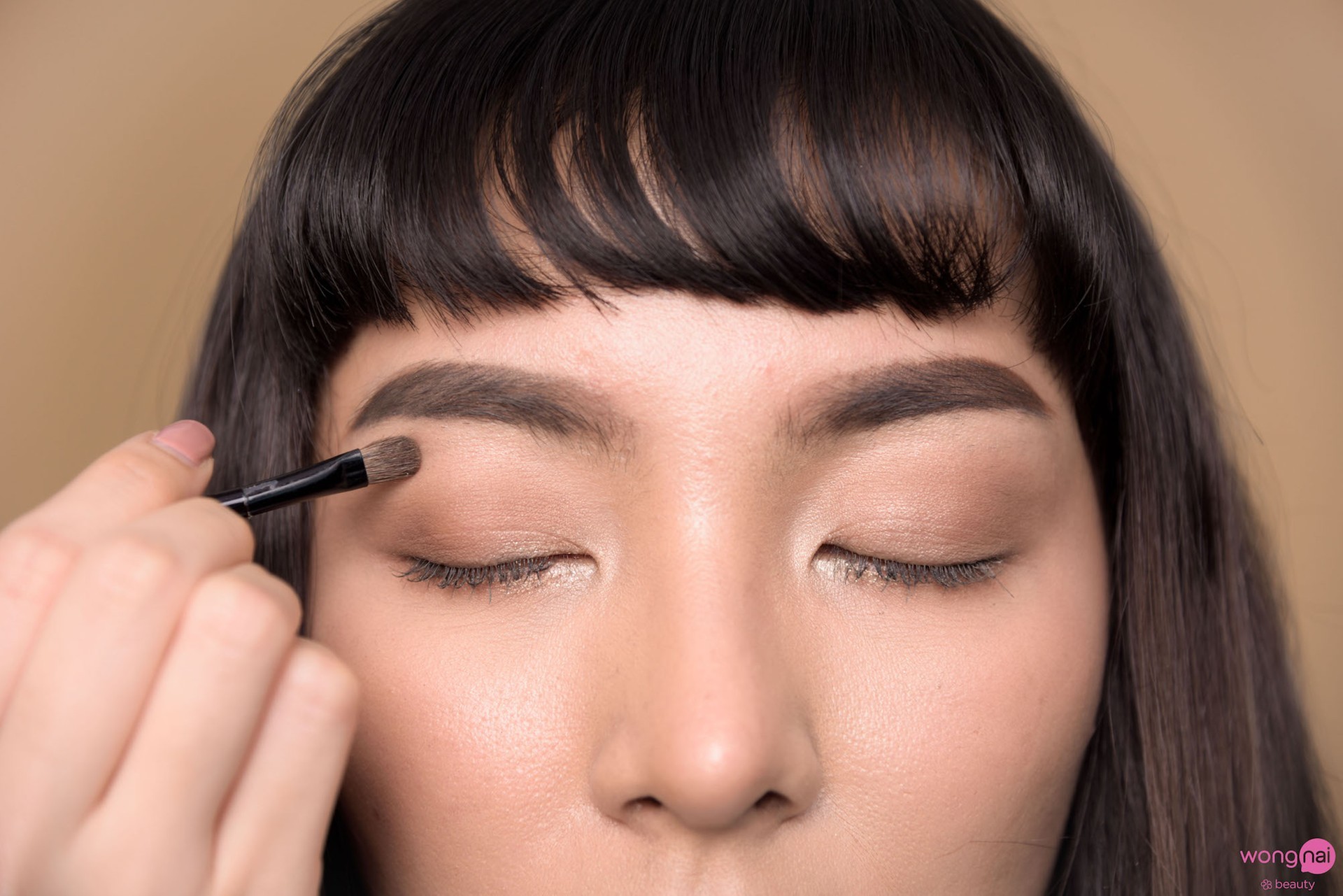'เขียนคิ้ว' ให้แมตช์กับ 'สีผม' จบได้ในตลับเดียว