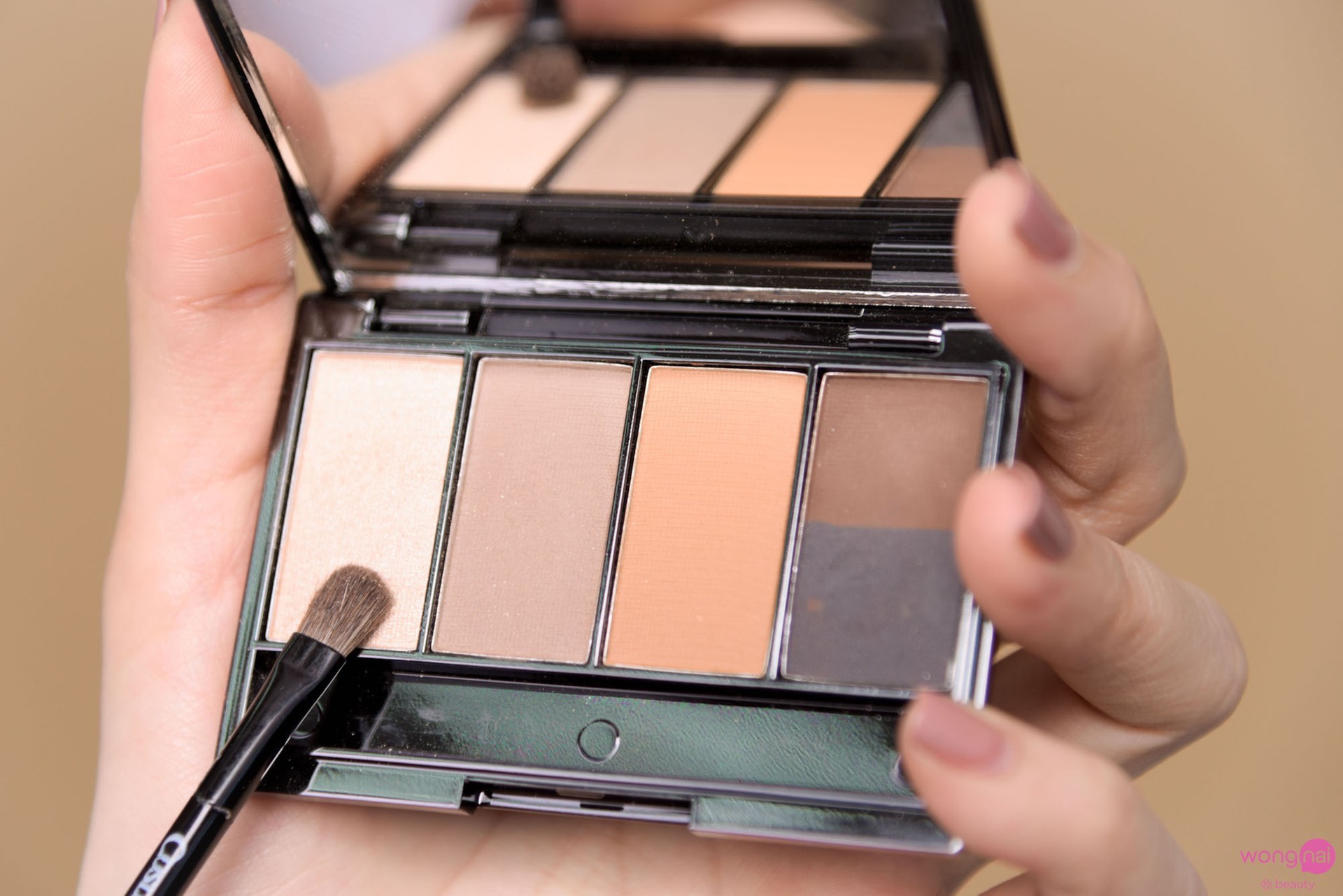 'เขียนคิ้ว' ให้แมตช์กับ 'สีผม' จบได้ในตลับเดียว