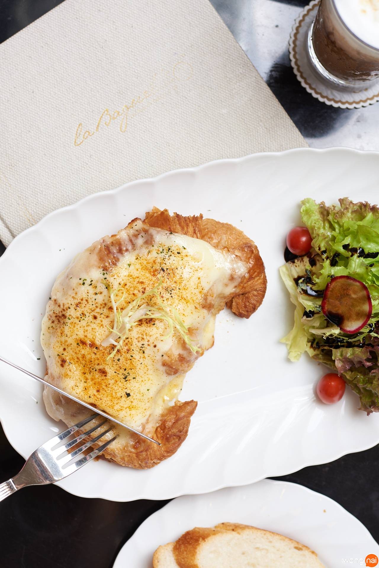 Croissant Croque Monsieur ของร้าน La Baguette