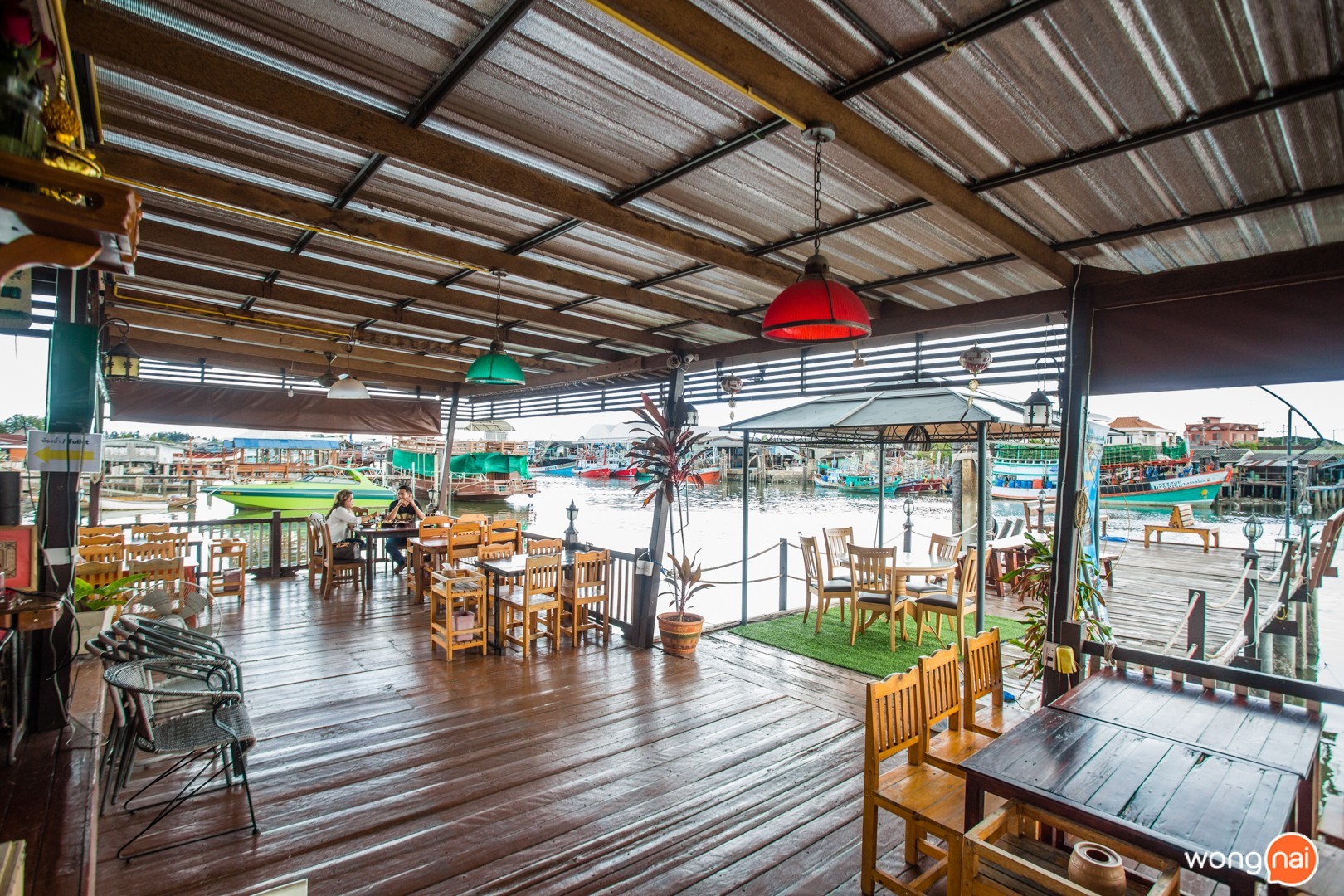 บรรยากาศในร้าน ปรานนที ซีฟู้ด ปราณบุรี