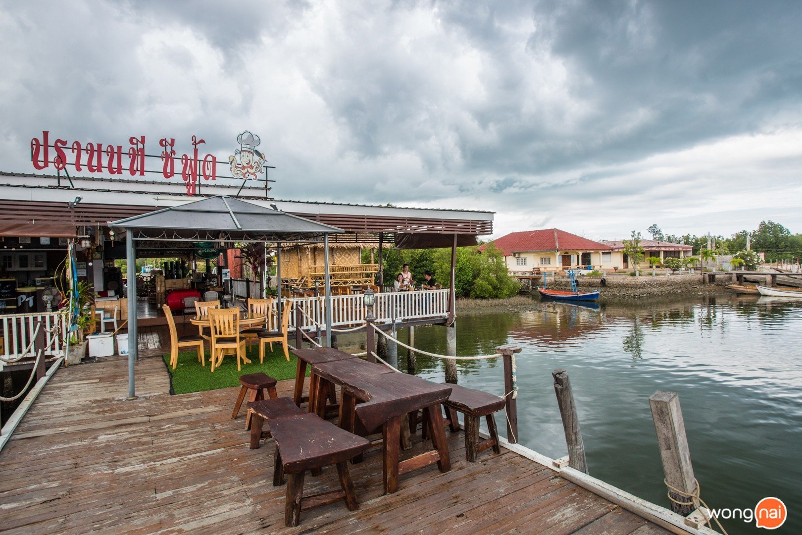 บรรยากาศในร้าน ปรานนที ซีฟู้ด ปราณบุรี