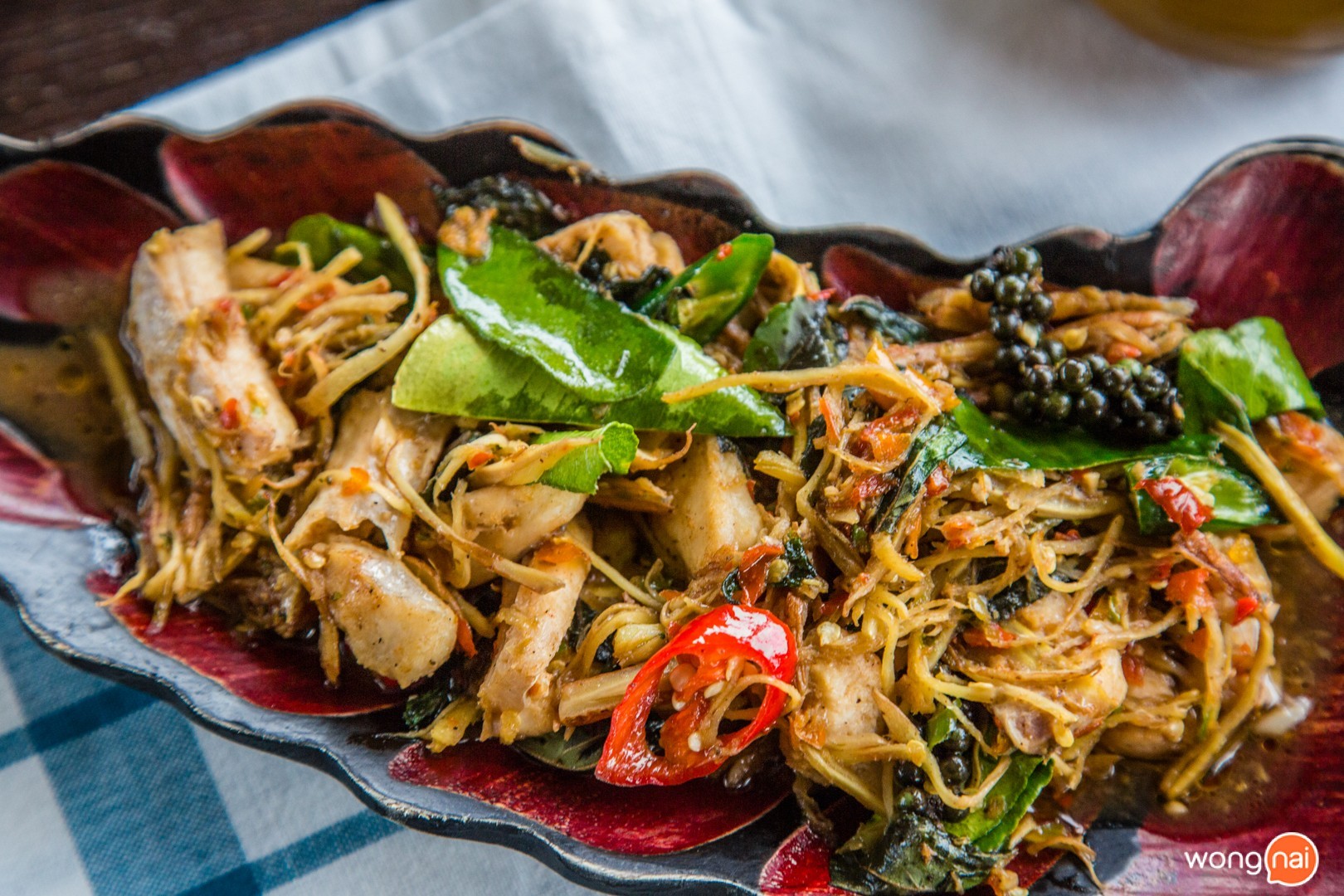 เมนู ฉลามผัดฉ่า ร้าน ปรานนที ซีฟู้ด ปราณบุรี