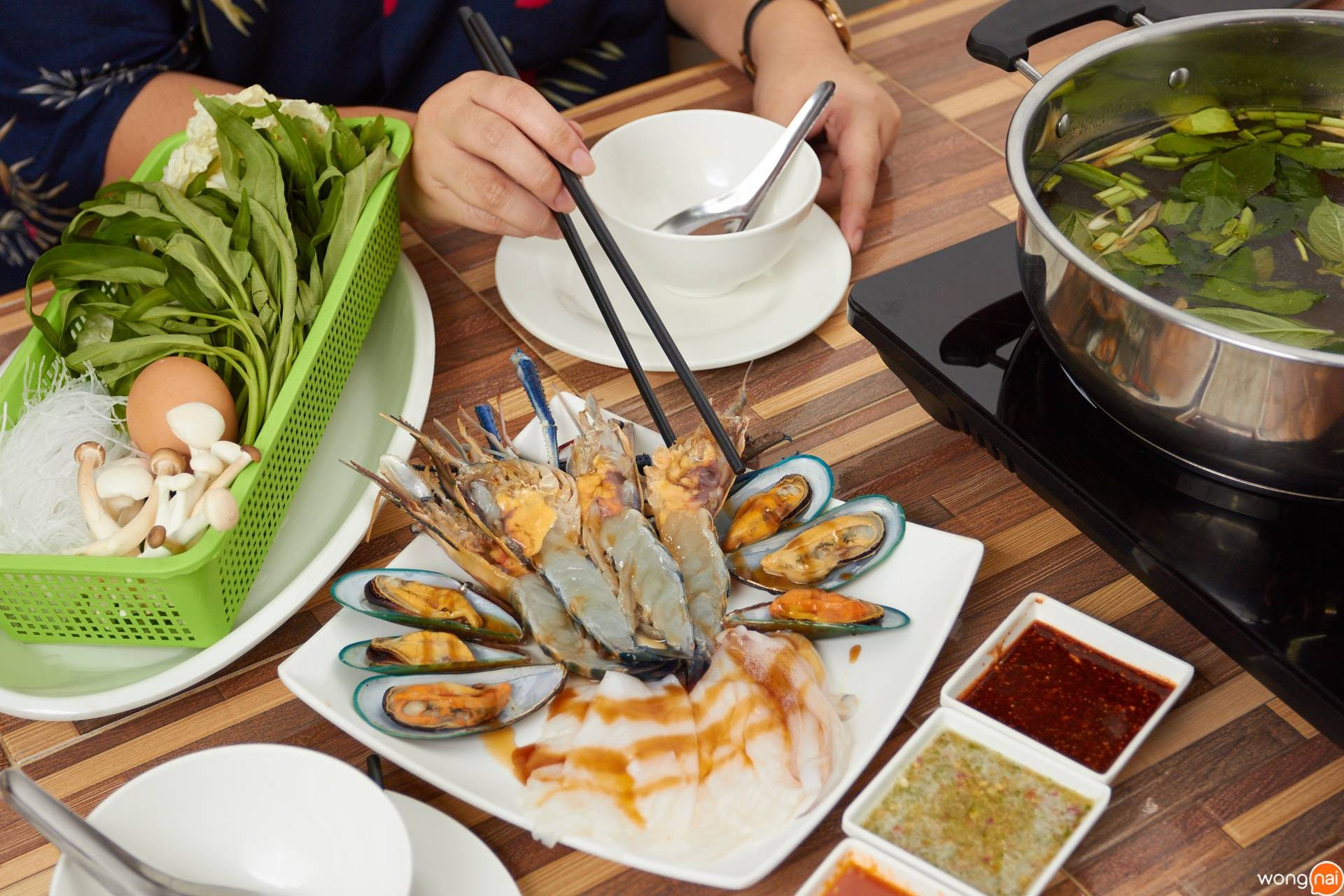 เมนู “จุ่มทะเลหม้อไฟ” ของร้าน “มะกอตำครองเมือง”