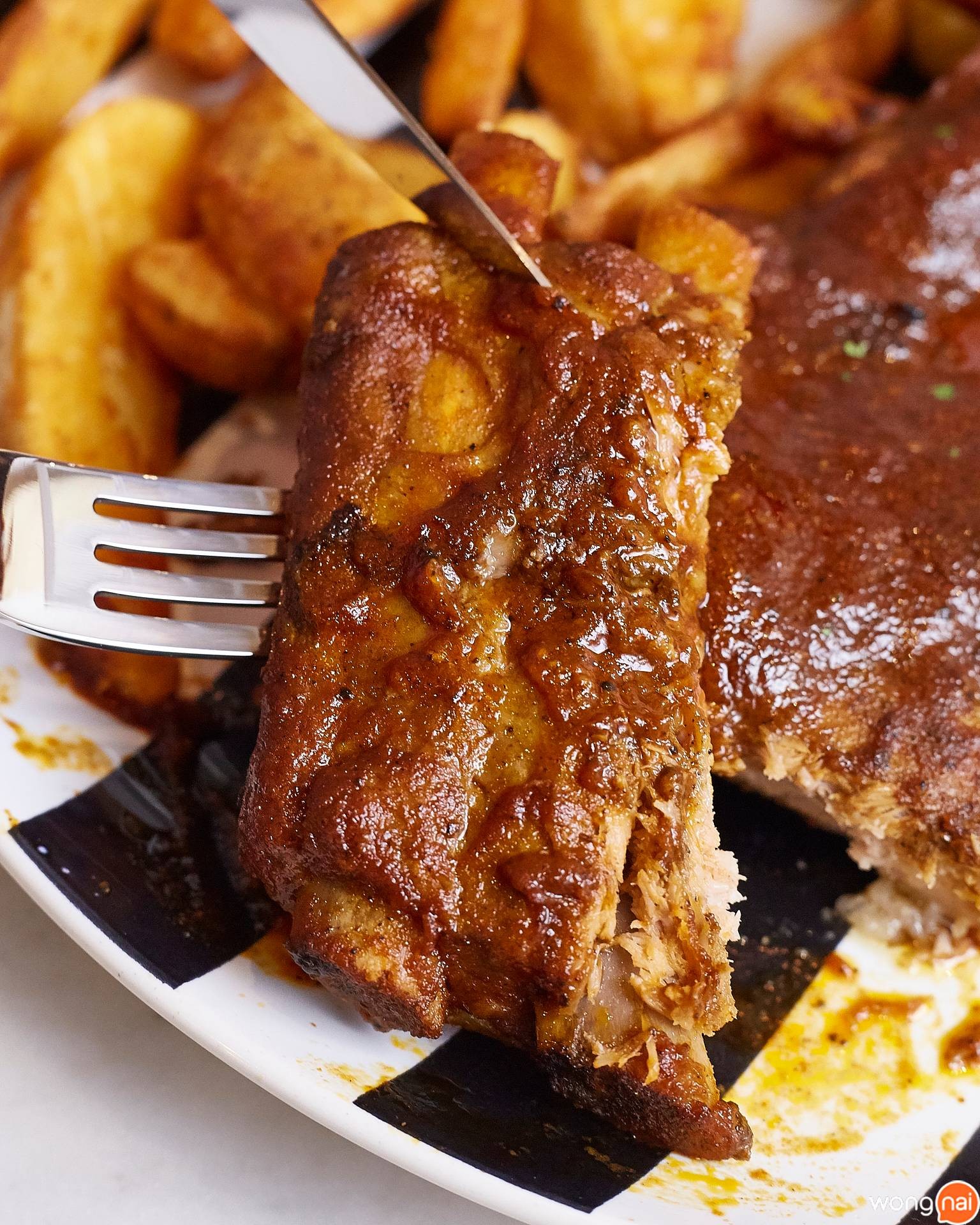 Chef Camel’s Spare Ribs ของร้าน On the Table, Tokyo Cafe
