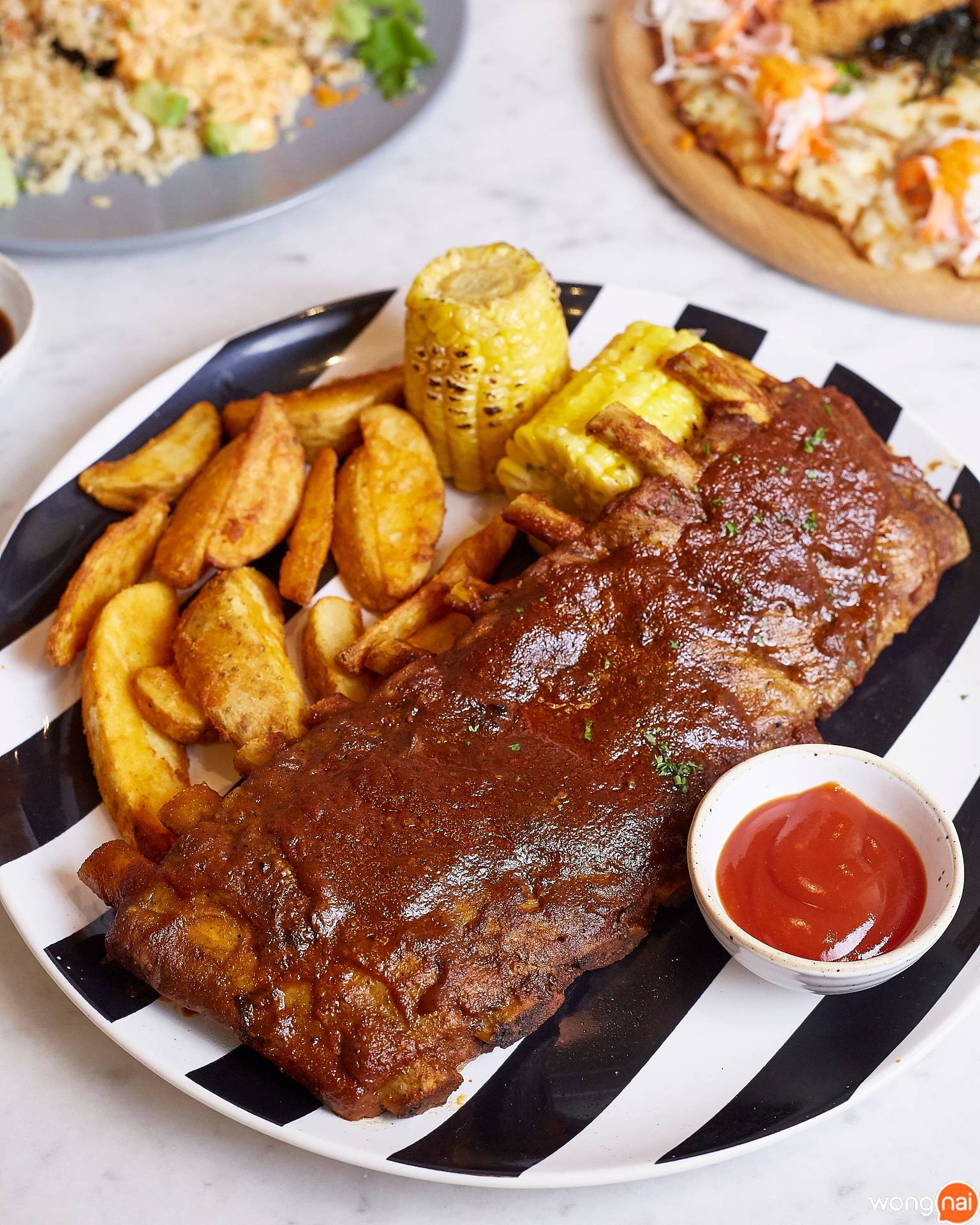 Chef Camel’s Spare Ribs ของร้าน On the Table, Tokyo Cafe