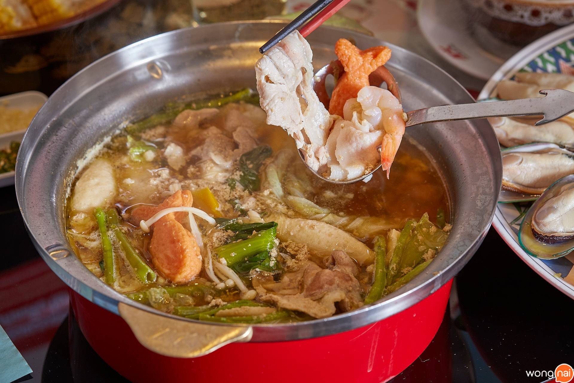 ตอกไข่รีเทิร์น ของ MK Restaurants