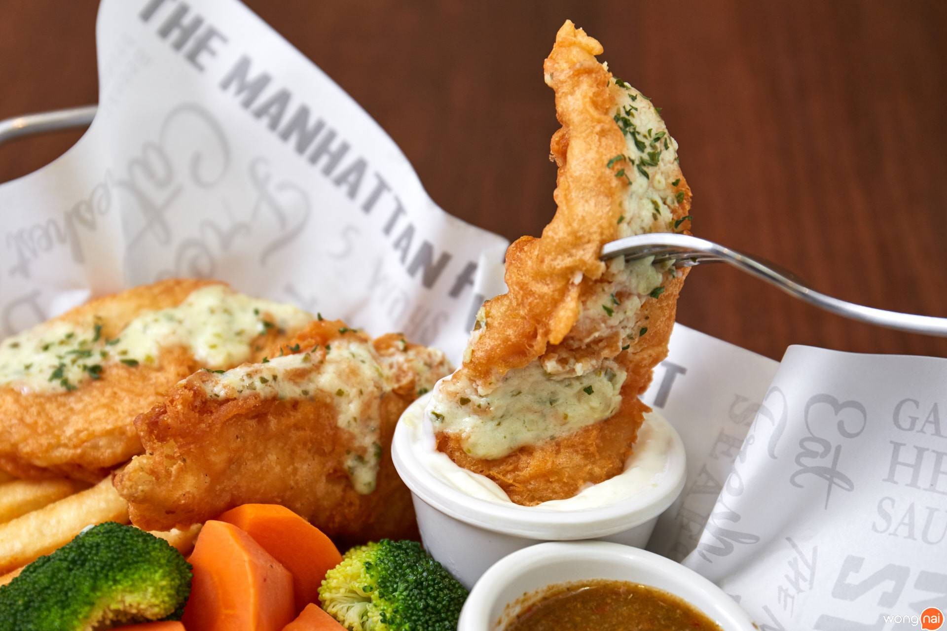 Scallops Fish Chicken ของร้าน The Manhattan Fish Market
