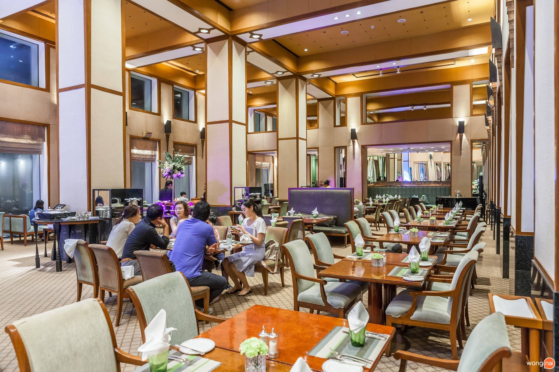 บรรายากาศ Colonnade