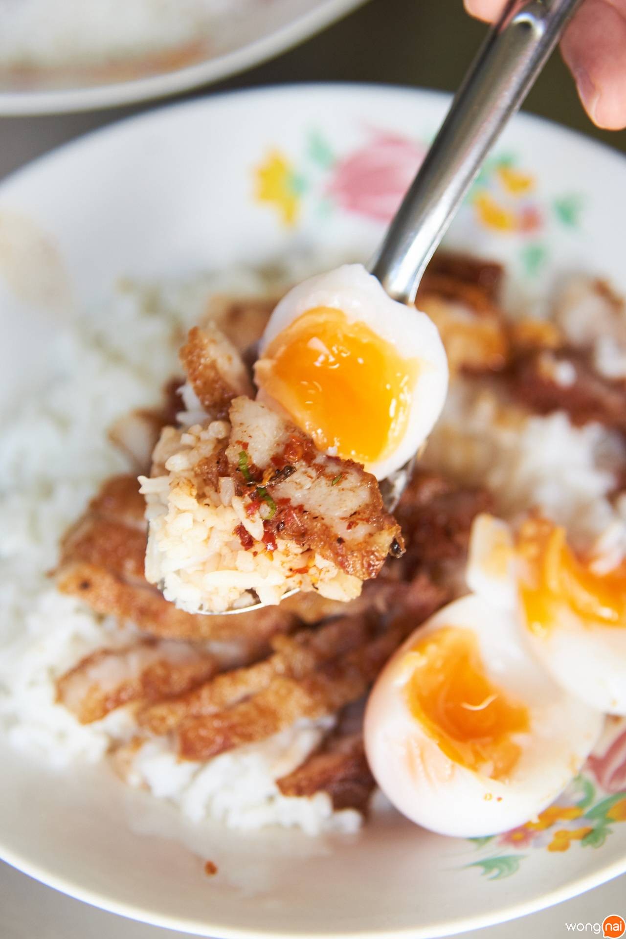 ข้าวหมูทอดของร้านหมูทอด เฮียวงศ์