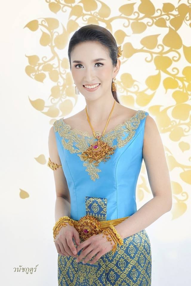 รวม 8 ชุดไทยพระราชนิยมที่อยากแนะนำให้รู้จัก