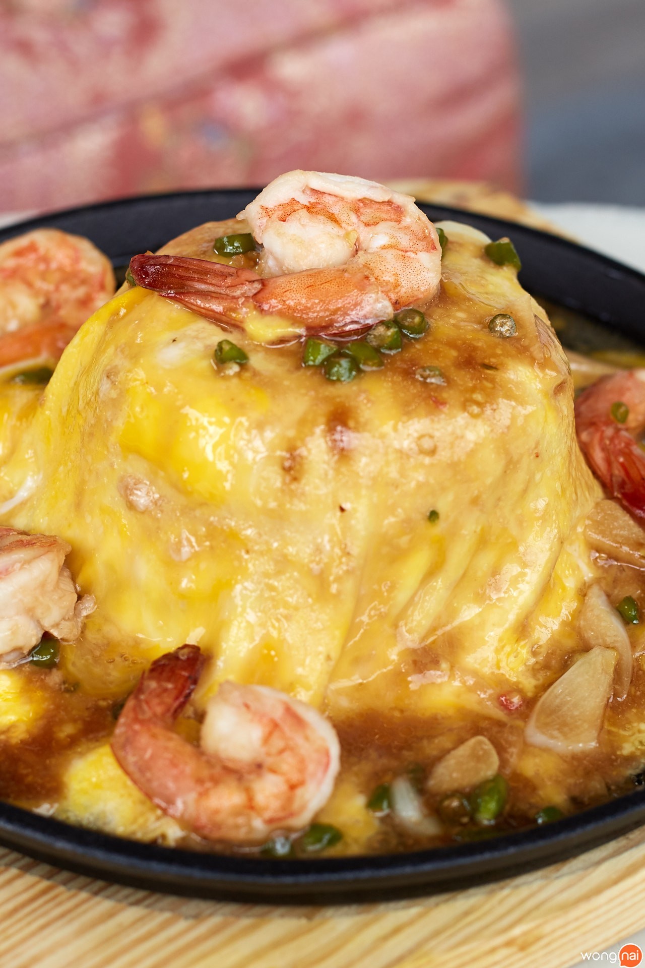 ข้าวหน้ากุ้งพริกสดไข่ข้น ของร้าน Cafe Noir