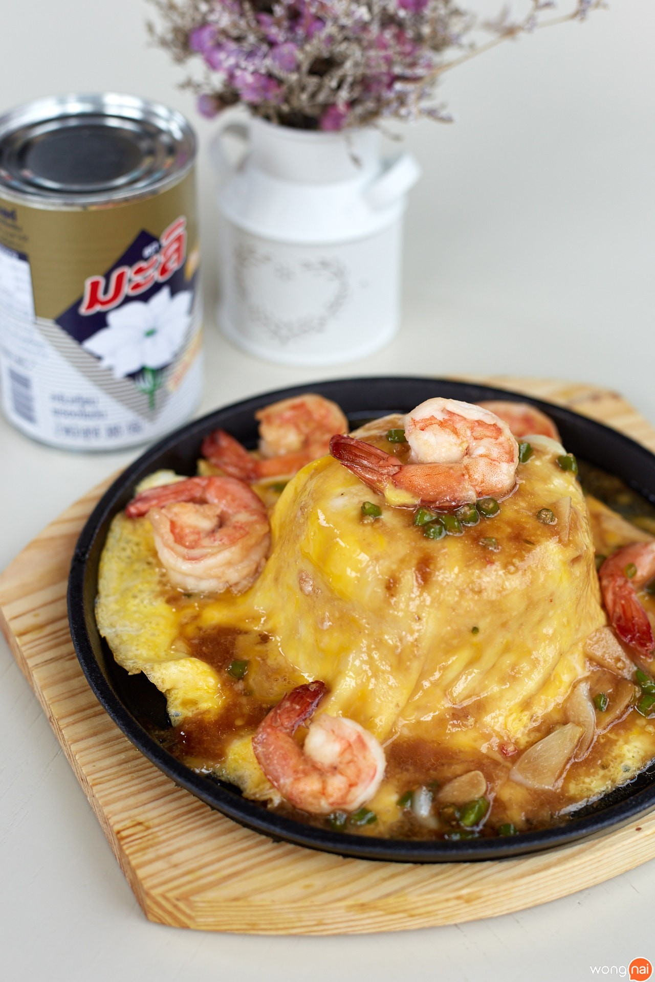 ข้าวหน้ากุ้งพริกสดไข่ข้น ของร้าน Cafe Noir