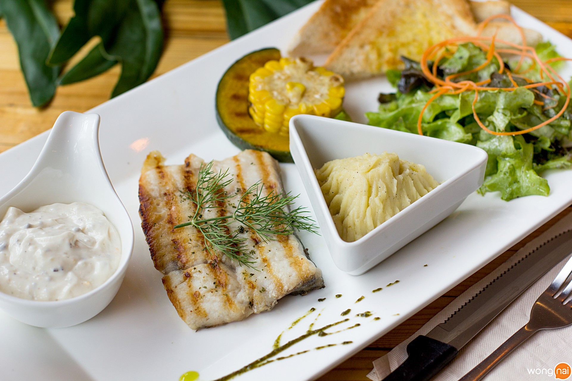 สเต๊กปลากะพงย่างเกลือ ร้าน Eatery Clean Cafe หาดใหญ่