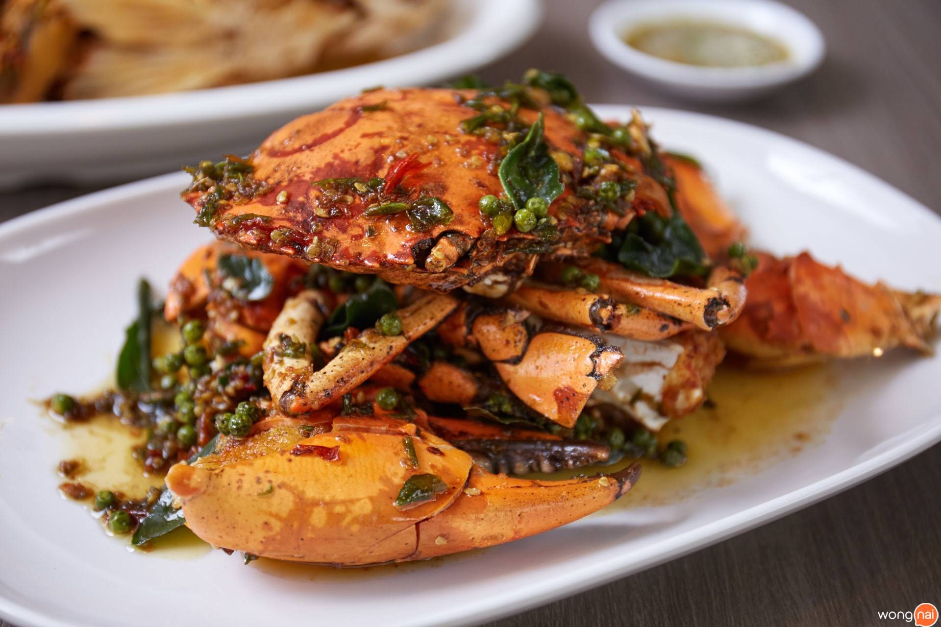 ปูทะเลผัดพริกขี้หนู ของร้าน กุ้งทอง