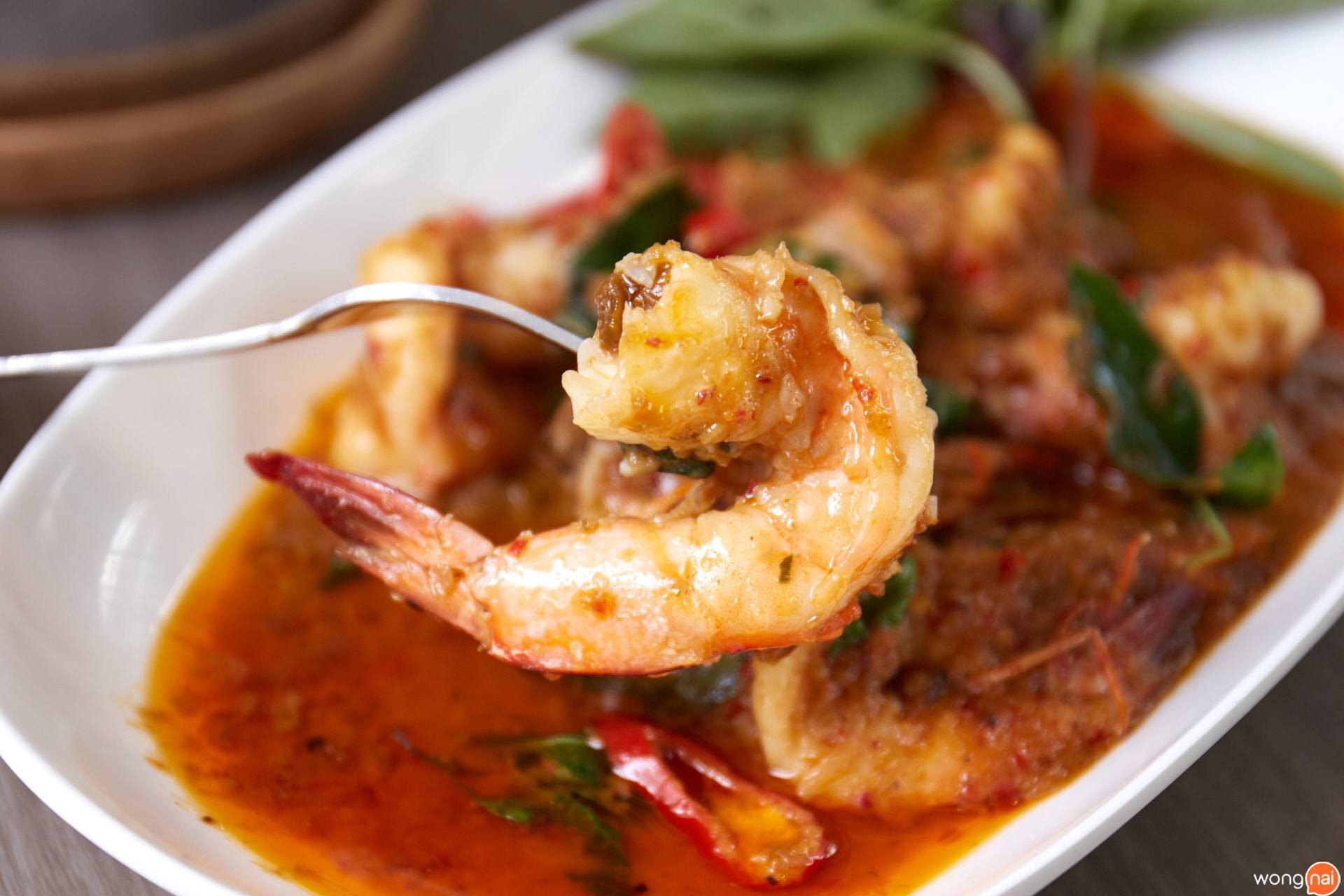 ฉู่ฉี่กุ้งแชบ๊วย ของ ร้าน กุ้งทอง