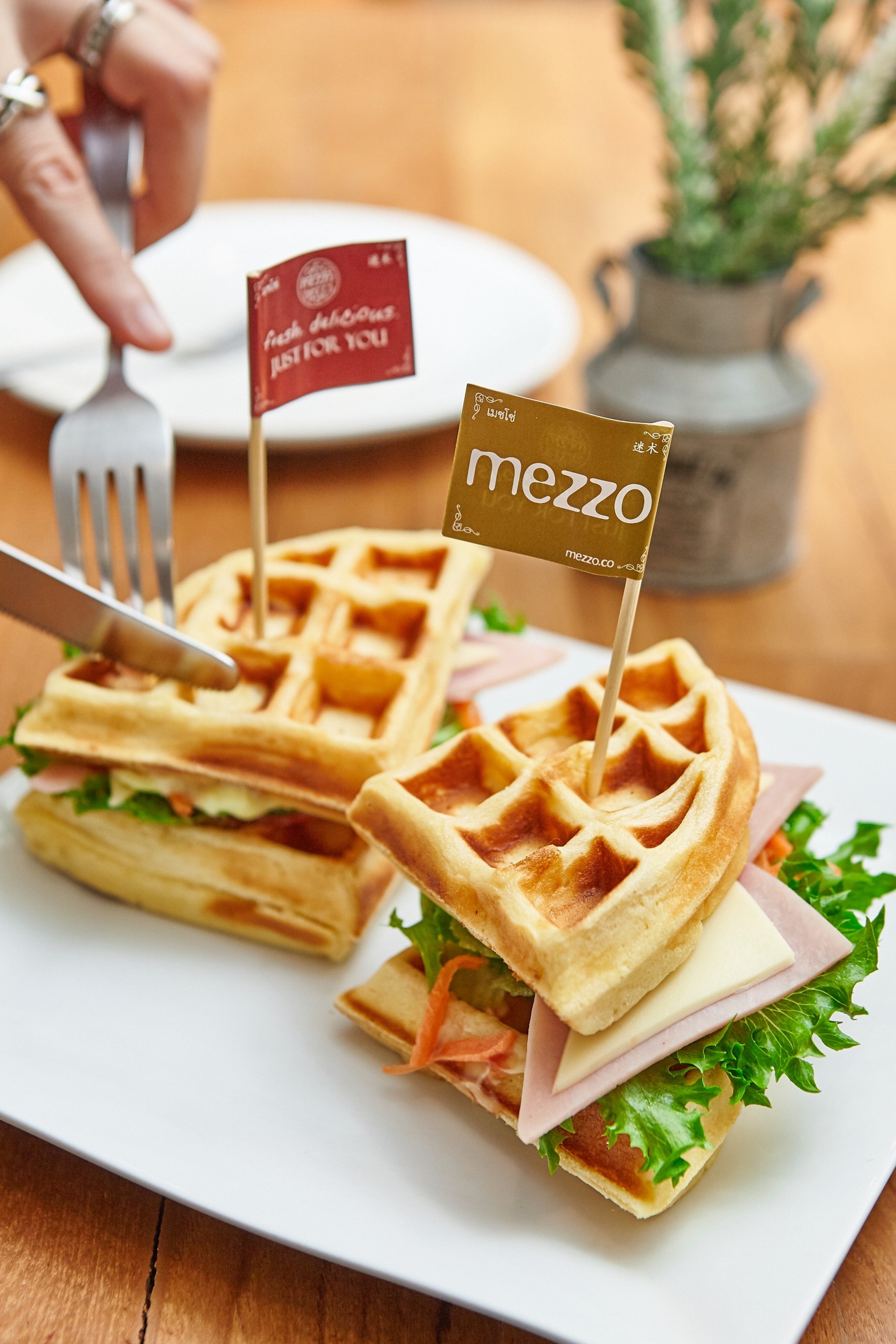“Waffle Sandwich” ของร้าน Mezzo